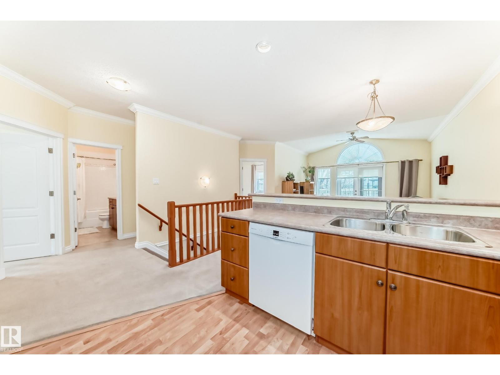 #40 13808 155 AV NW, Edmonton