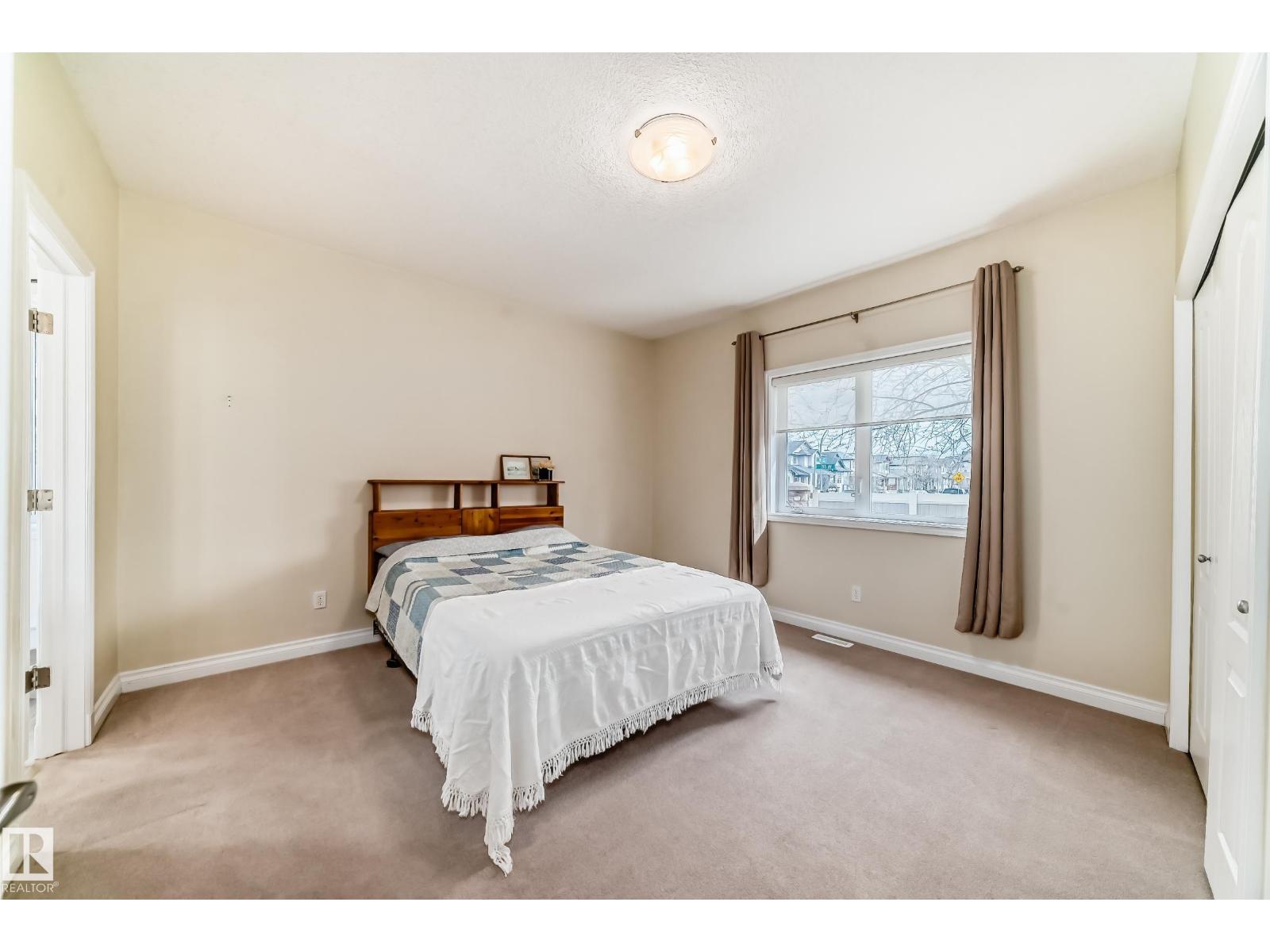 #40 13808 155 AV NW, Edmonton
