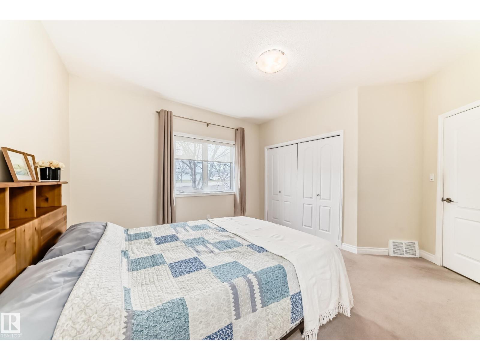 #40 13808 155 AV NW, Edmonton