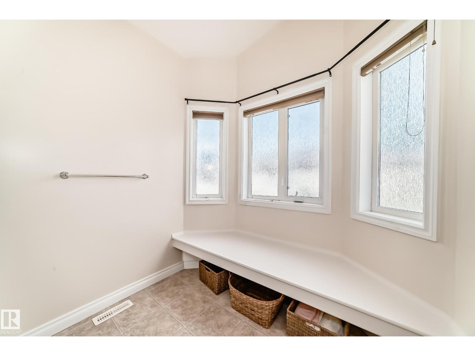 #40 13808 155 AV NW, Edmonton