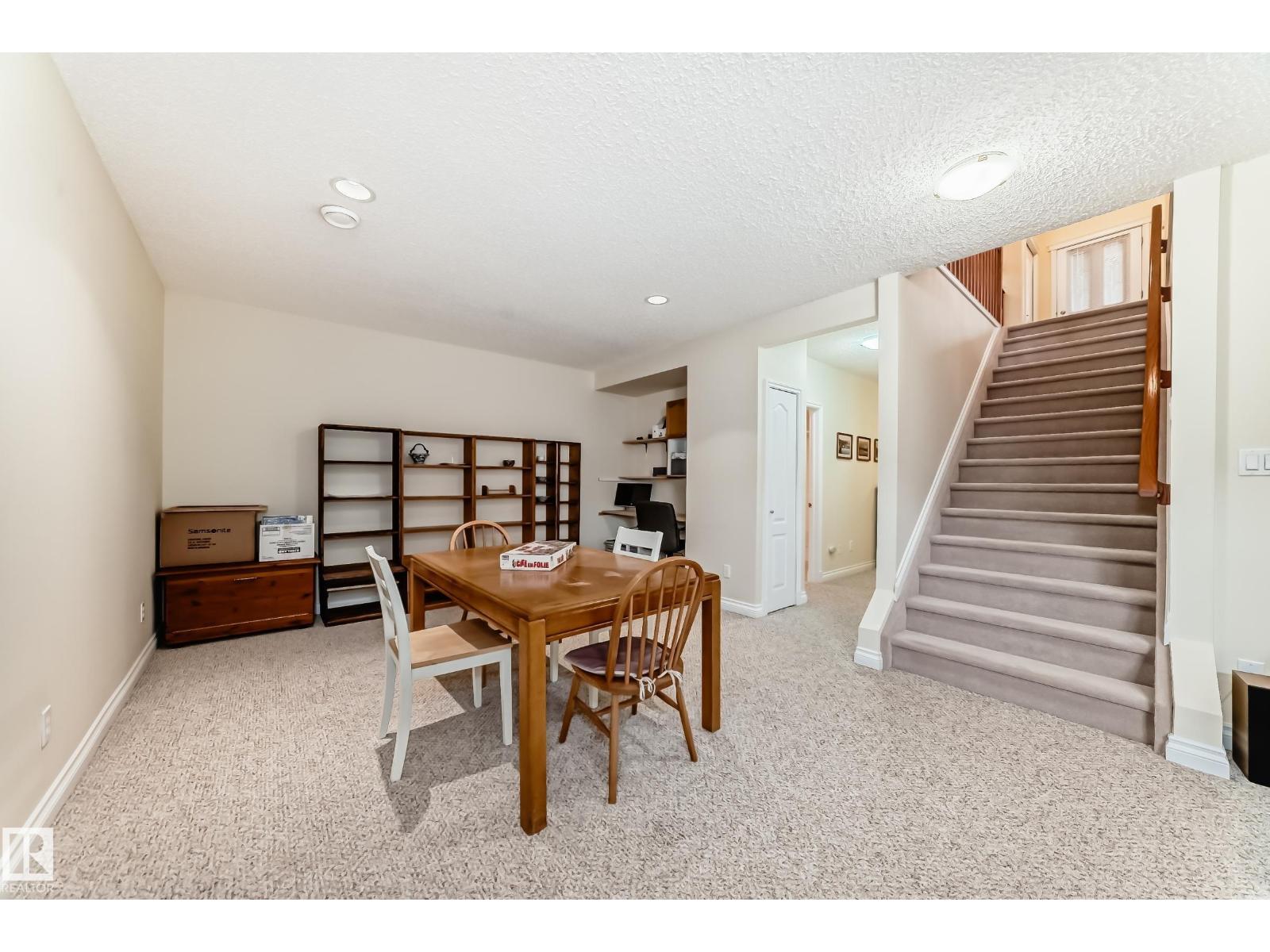 #40 13808 155 AV NW, Edmonton