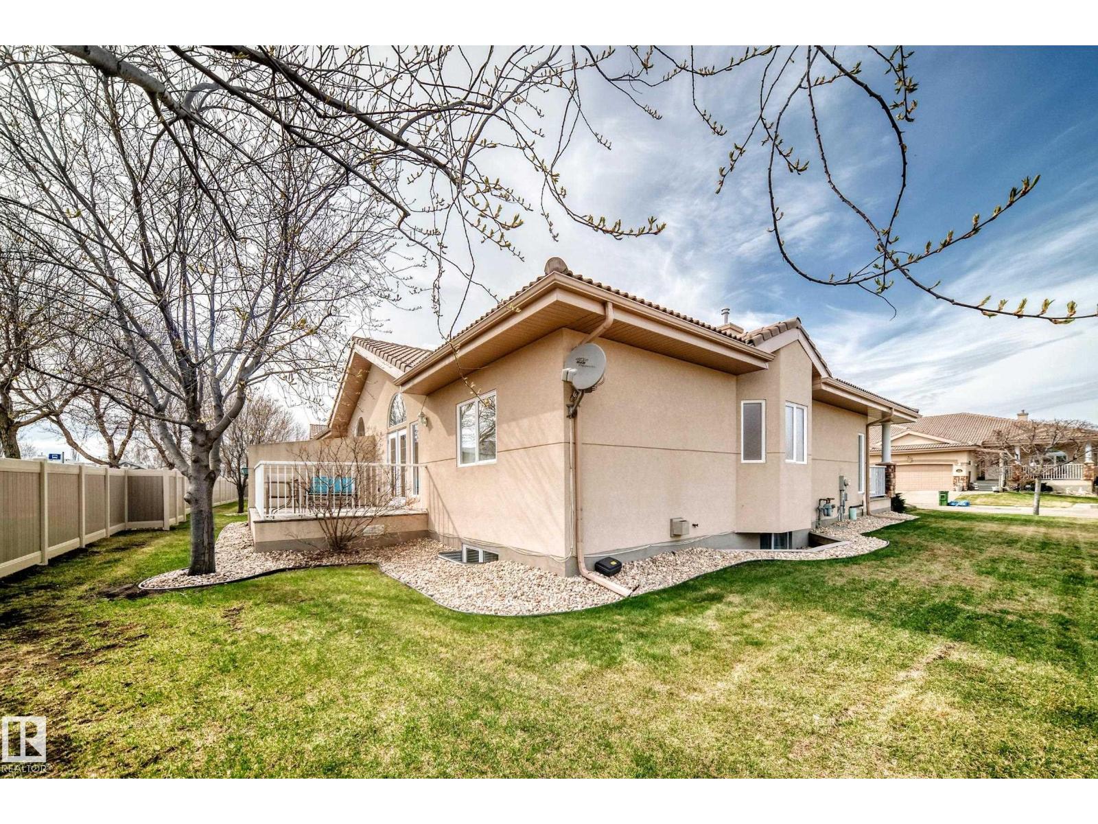 #40 13808 155 AV NW, Edmonton