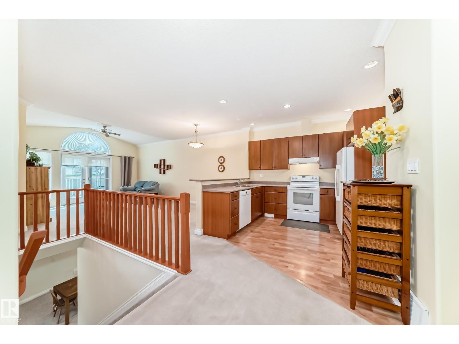 #40 13808 155 AV NW - 4
