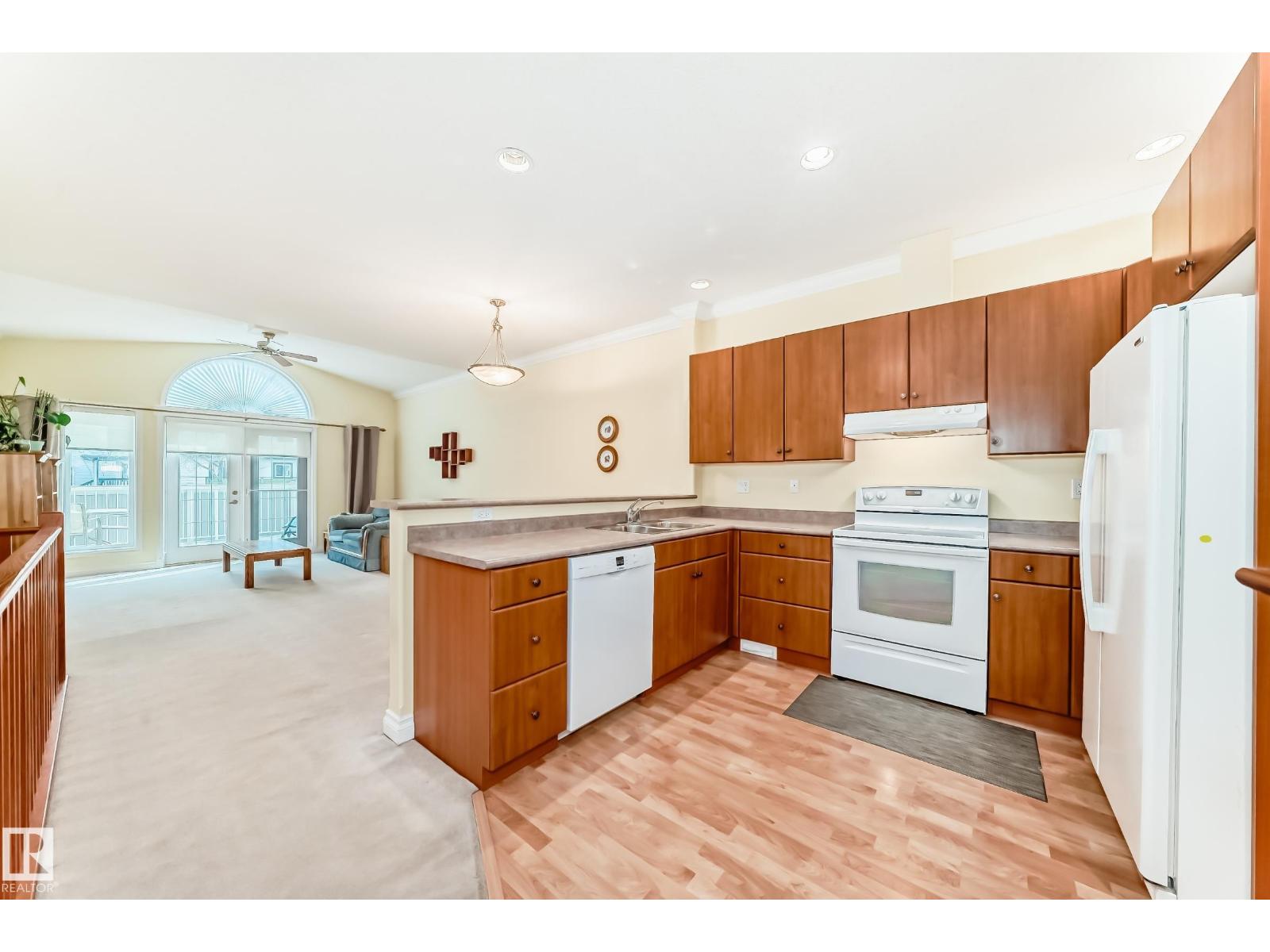 #40 13808 155 AV NW, Edmonton