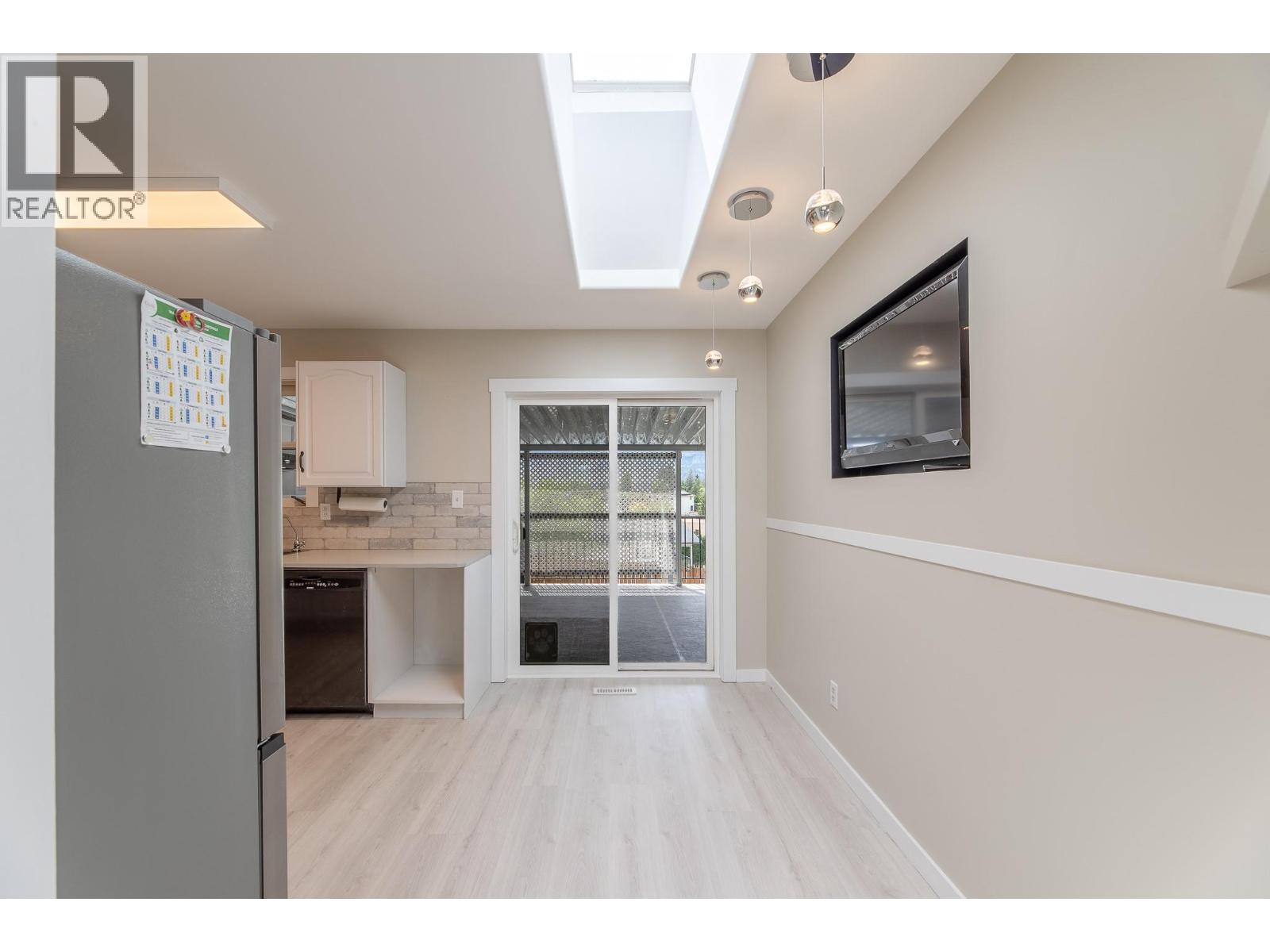 876 Eveningstar Crescent - 10