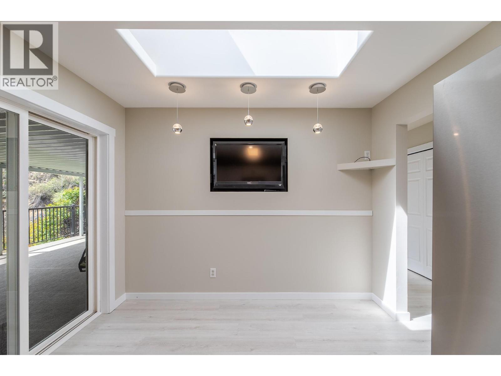 876 Eveningstar Crescent - 11