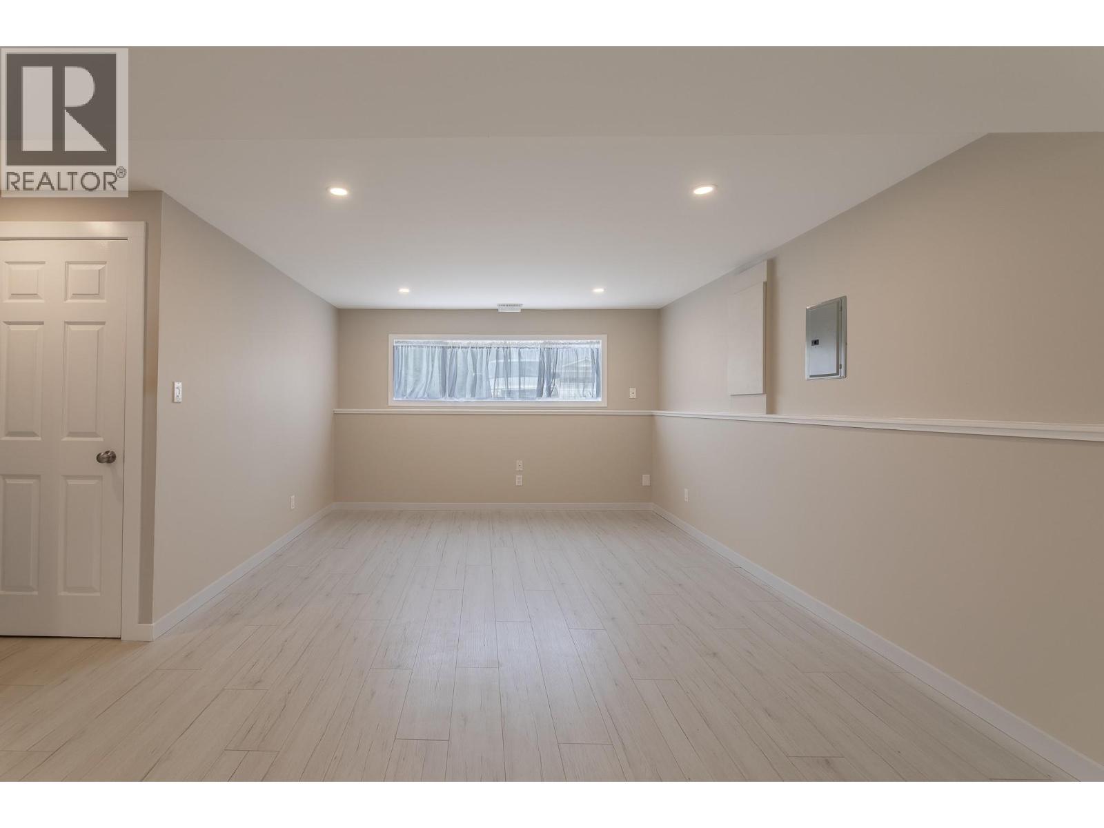 876 Eveningstar Crescent, Oliver