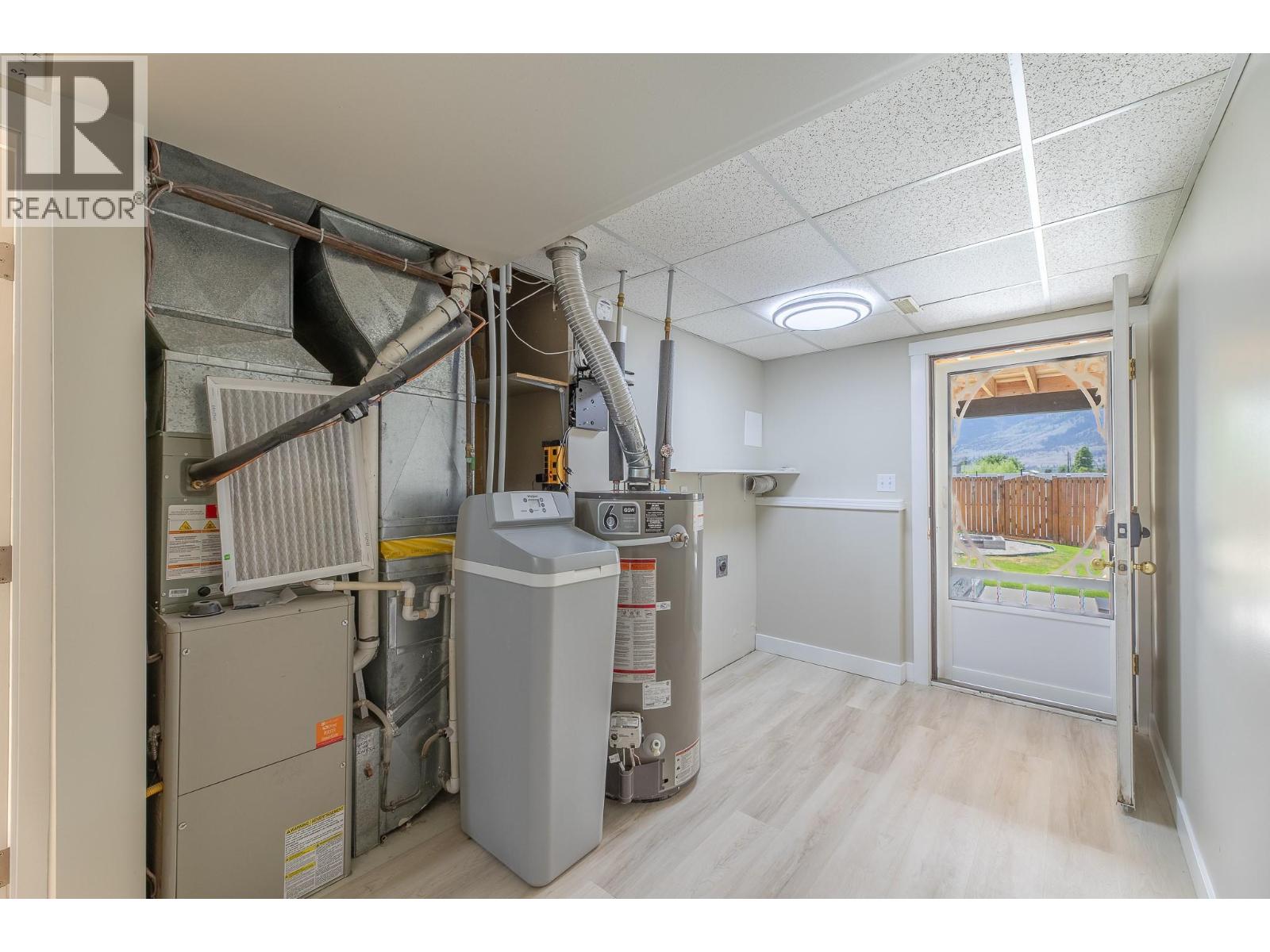 876 Eveningstar Crescent, Oliver