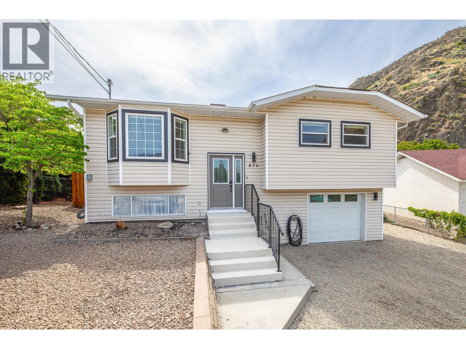 876 Eveningstar Crescent, Oliver