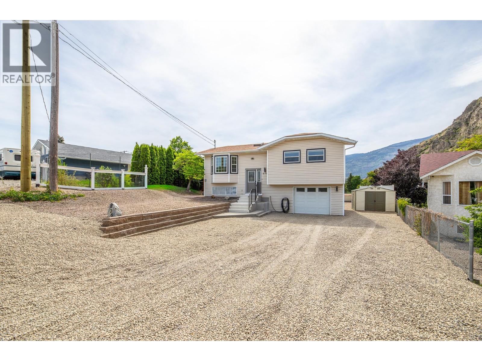 876 Eveningstar Crescent, Oliver