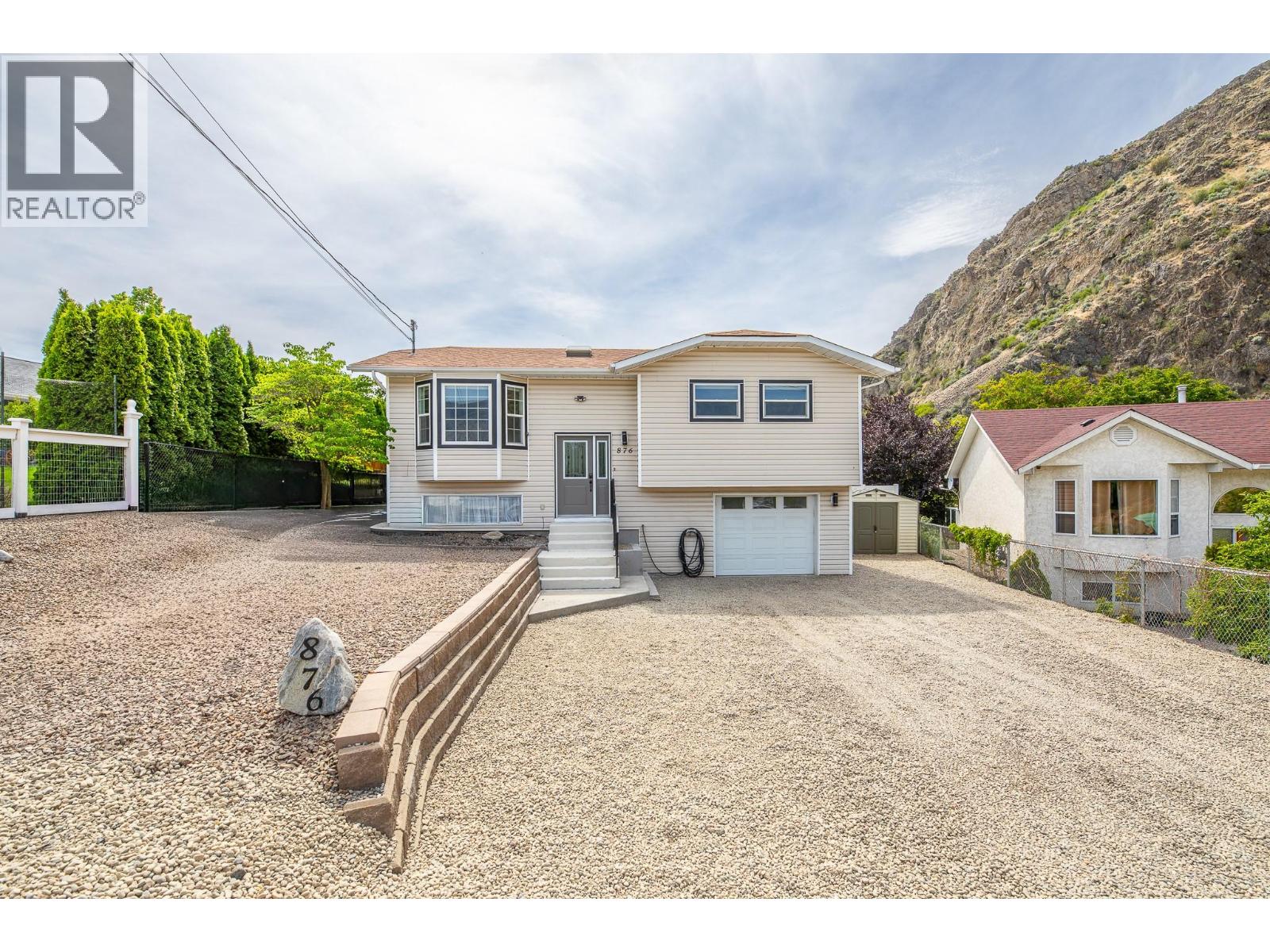 876 Eveningstar Crescent, Oliver