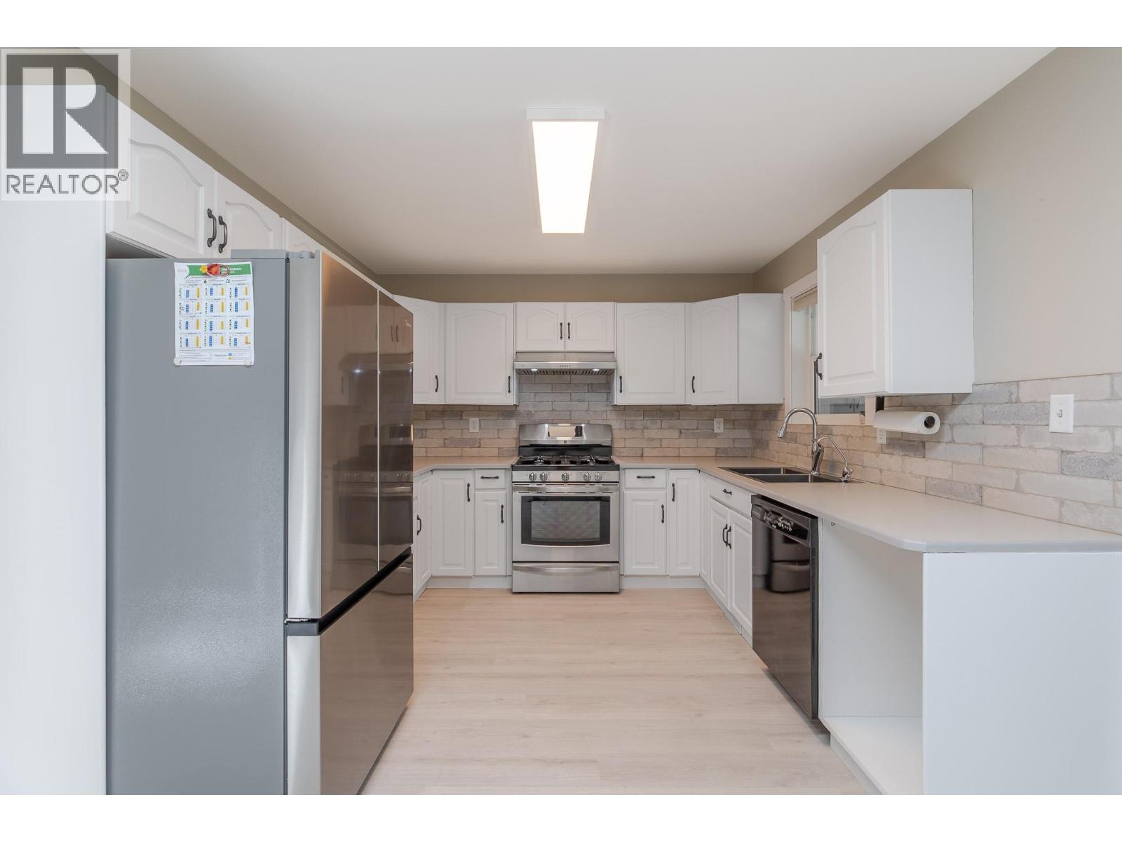 876 Eveningstar Crescent - 8