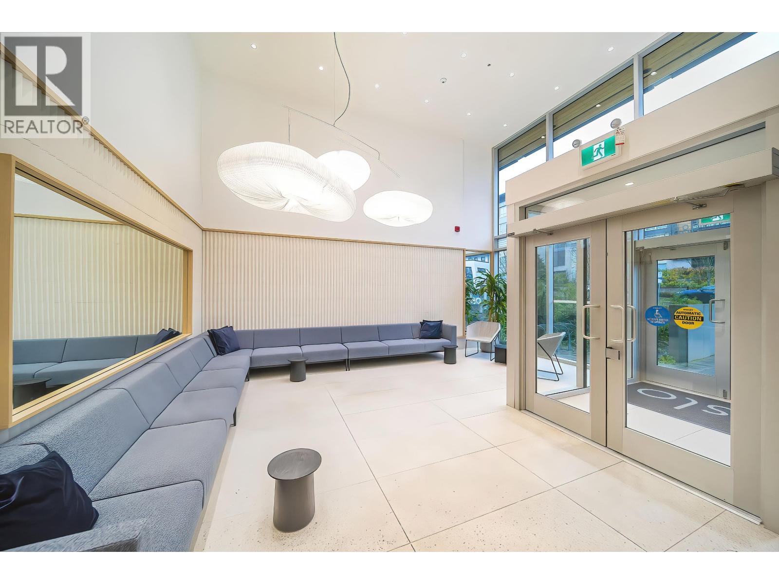 307 9888 UNIVERSITY CRESCENT — photo 3