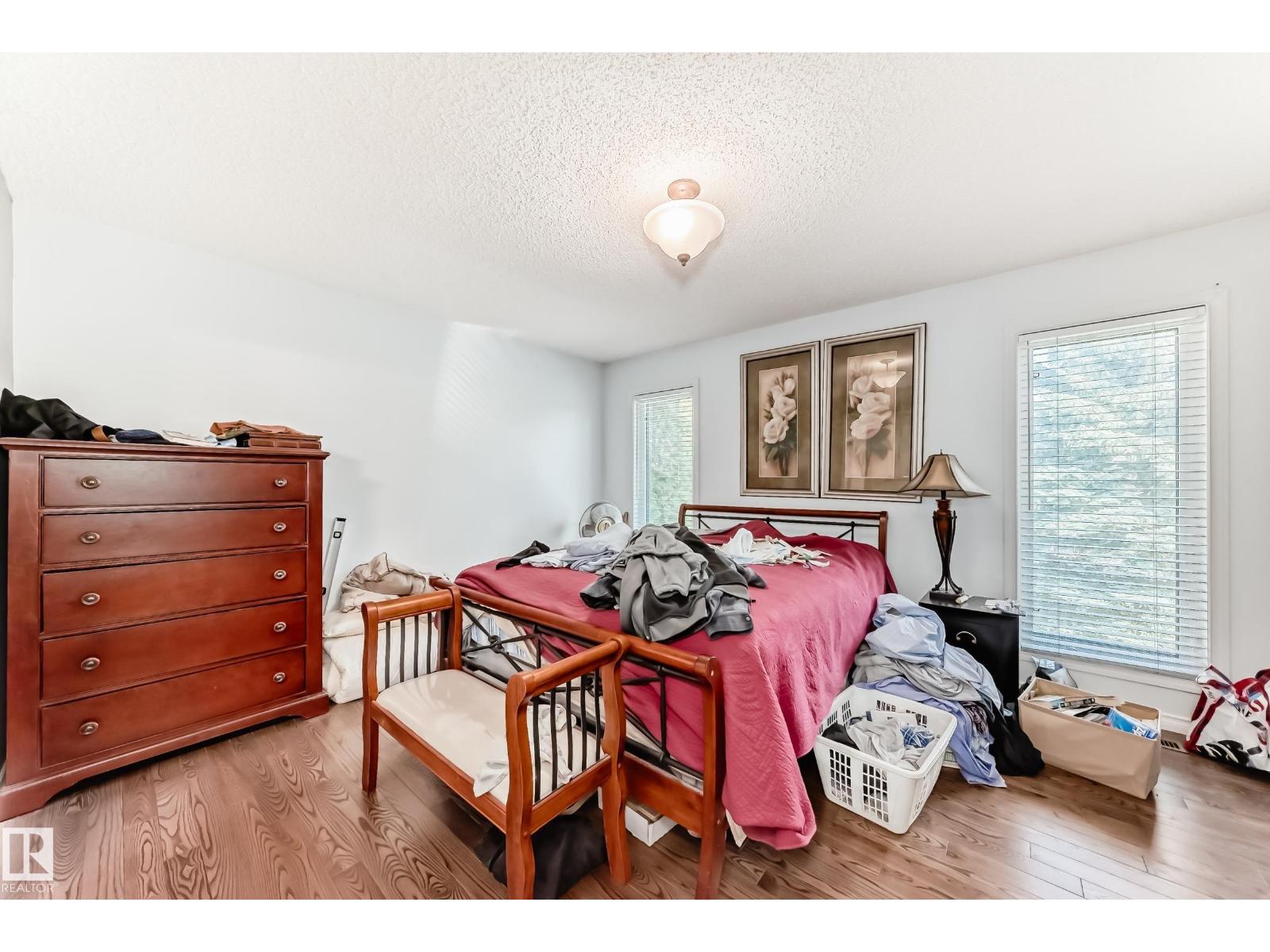3923 149 ST NW - 32