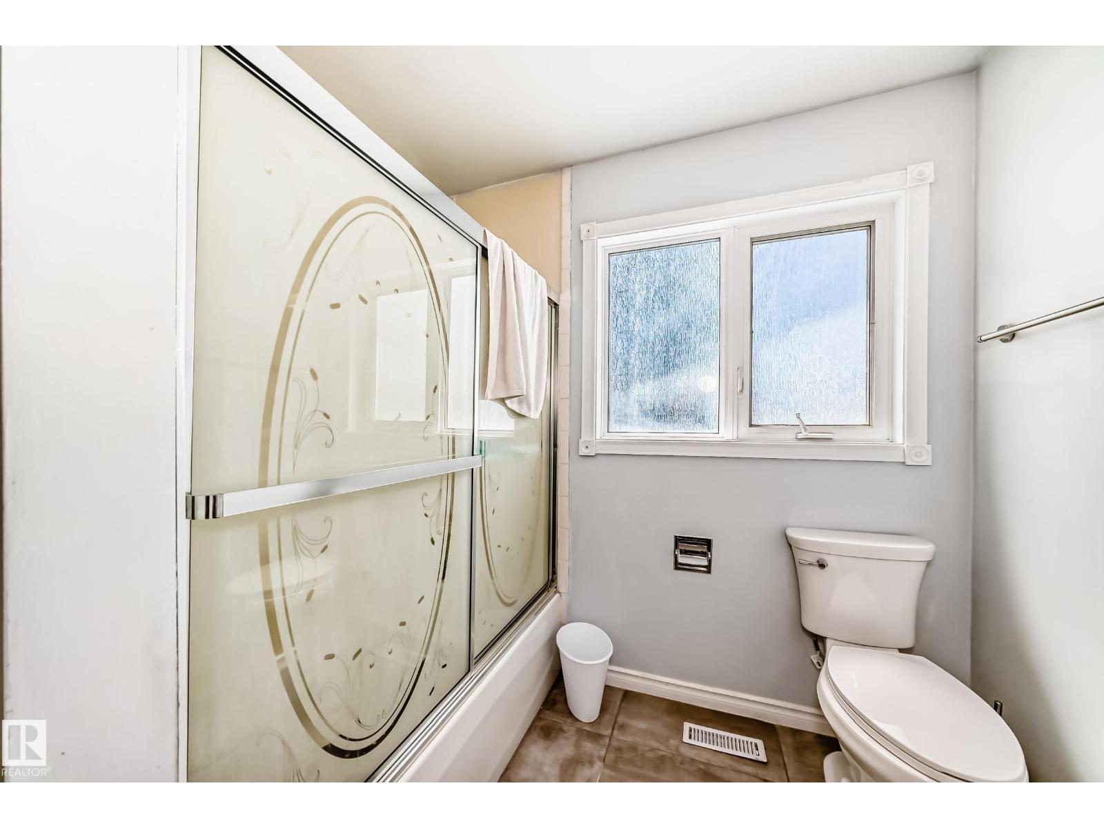 3923 149 ST NW - 44