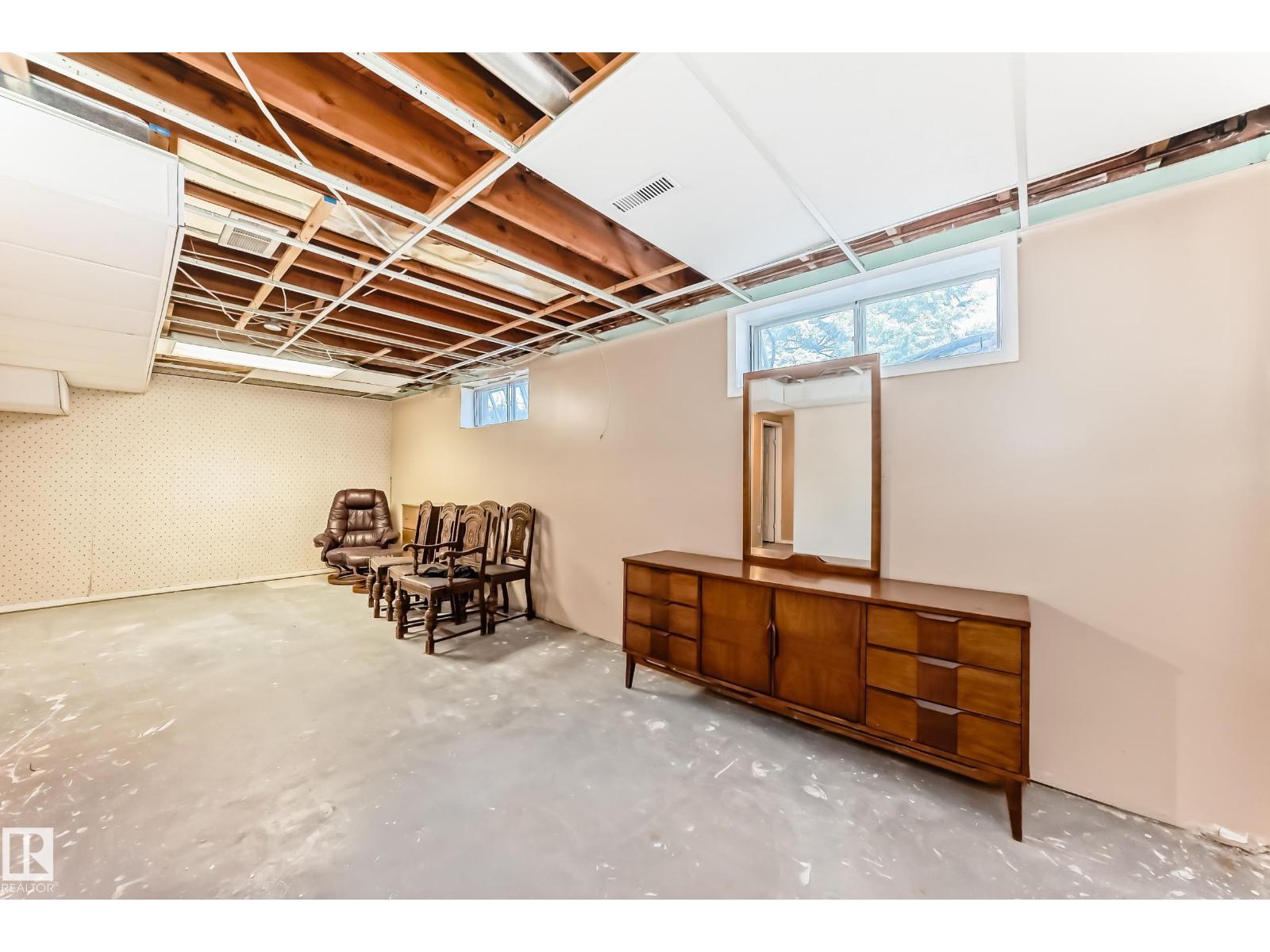 3923 149 ST NW - 45