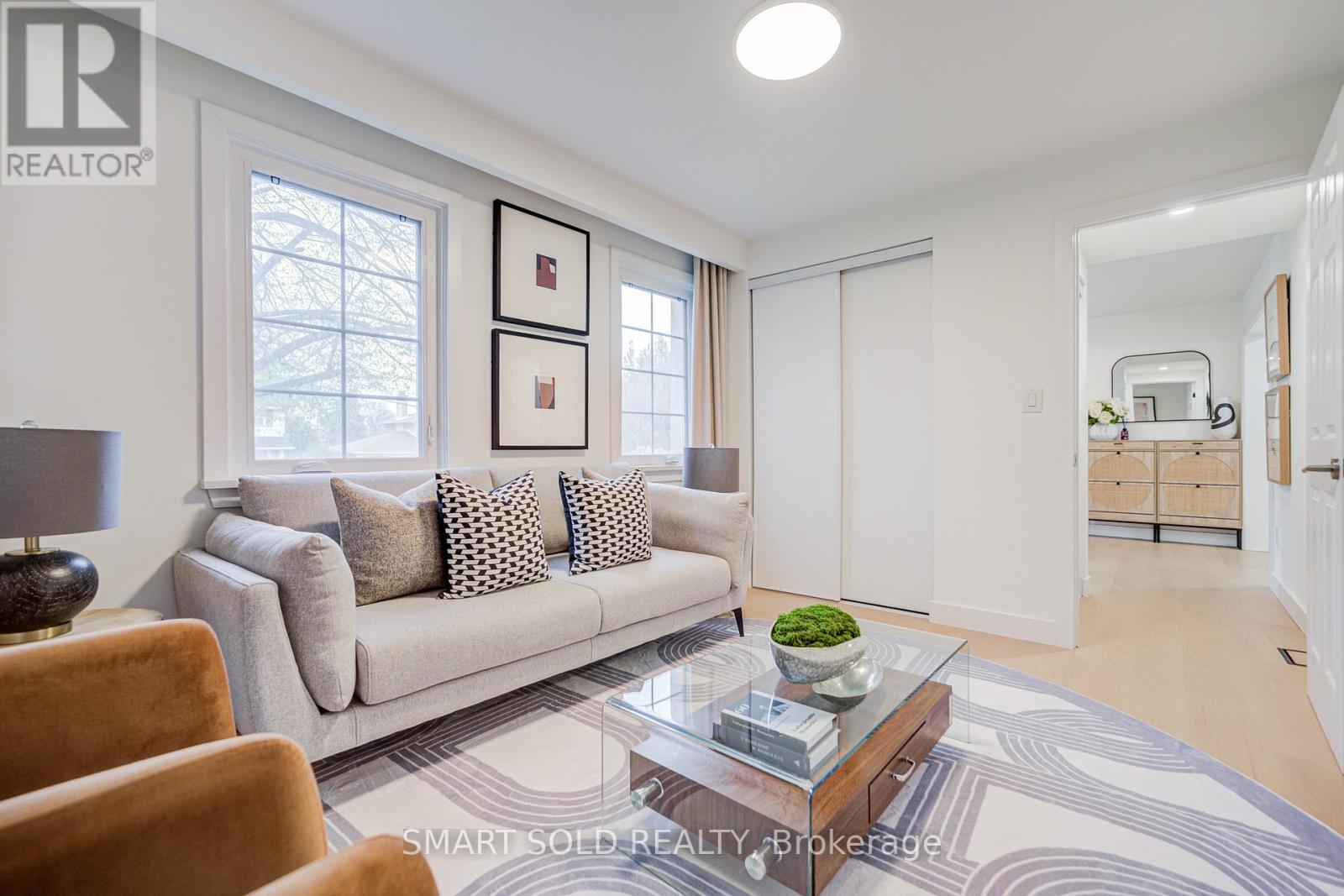 4 KNOLLVIEW CRESCENT - 20