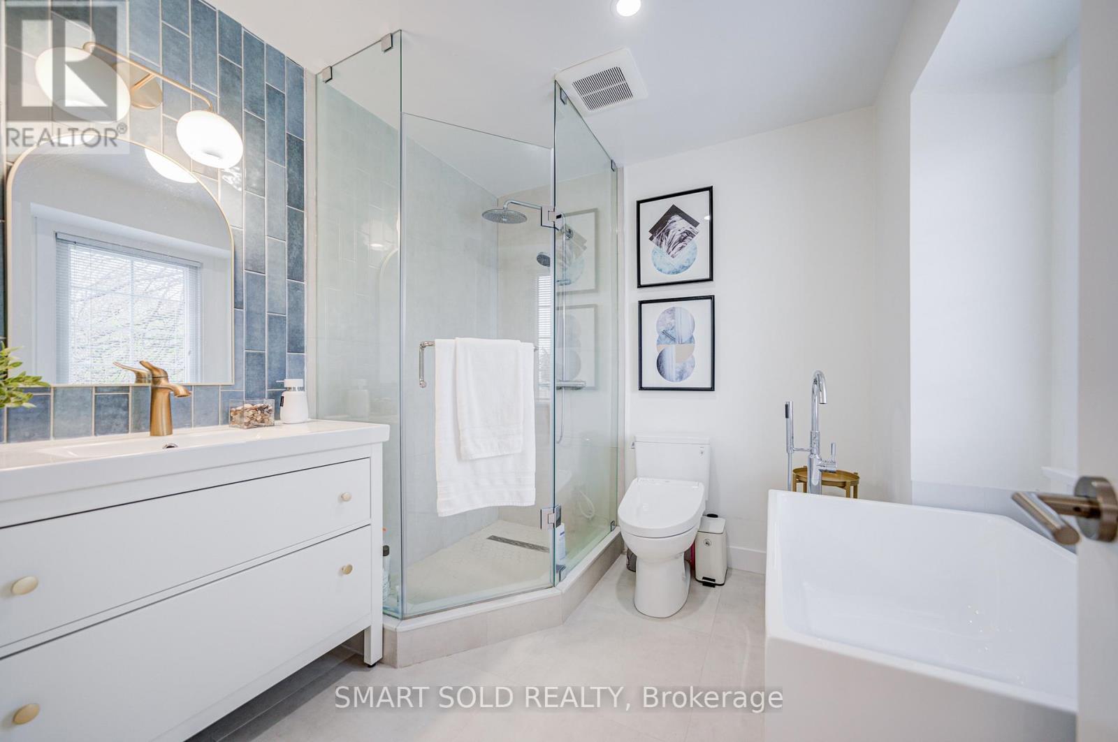 4 KNOLLVIEW CRESCENT - 27