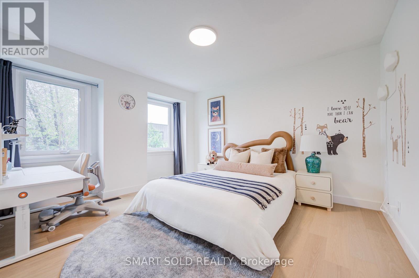 4 KNOLLVIEW CRESCENT - 35
