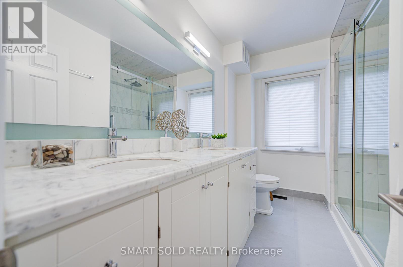 4 KNOLLVIEW CRESCENT - 38