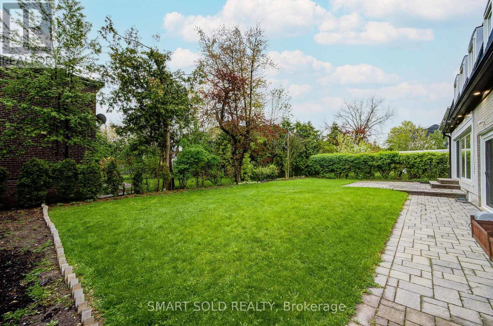 4 KNOLLVIEW CRESCENT - 48