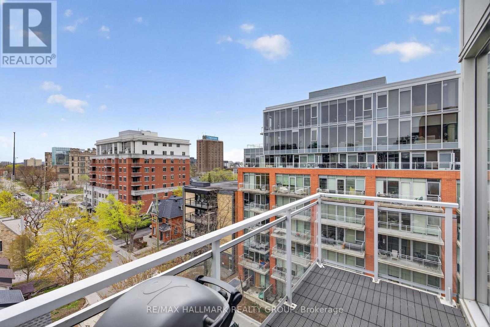 #634 349 MCLEOD STREET - 14