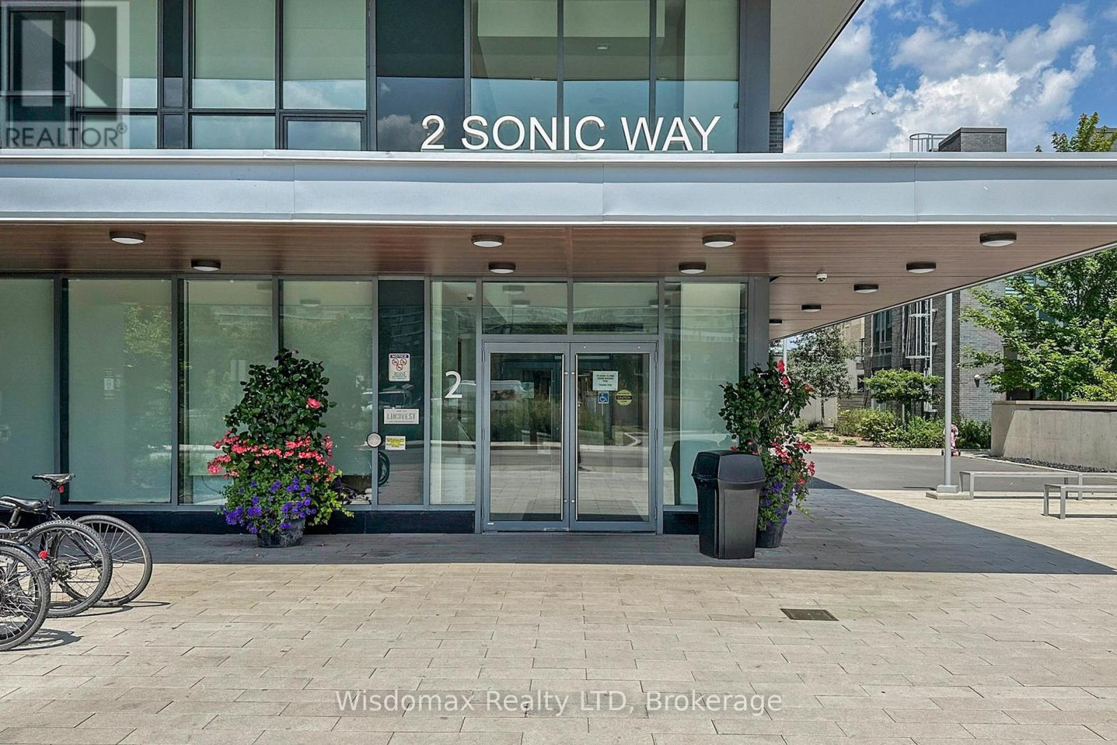 #2006 2 SONIC WAY - 4
