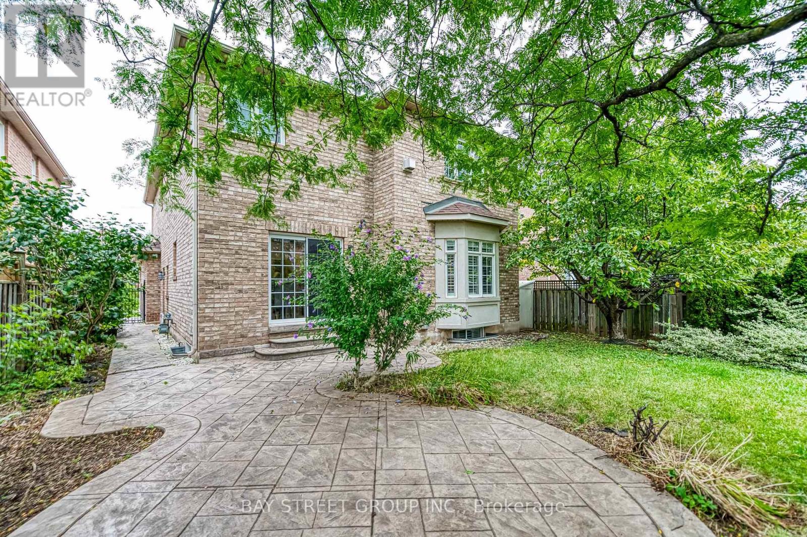 2422 HERTFORDSHIRE WAY - 48