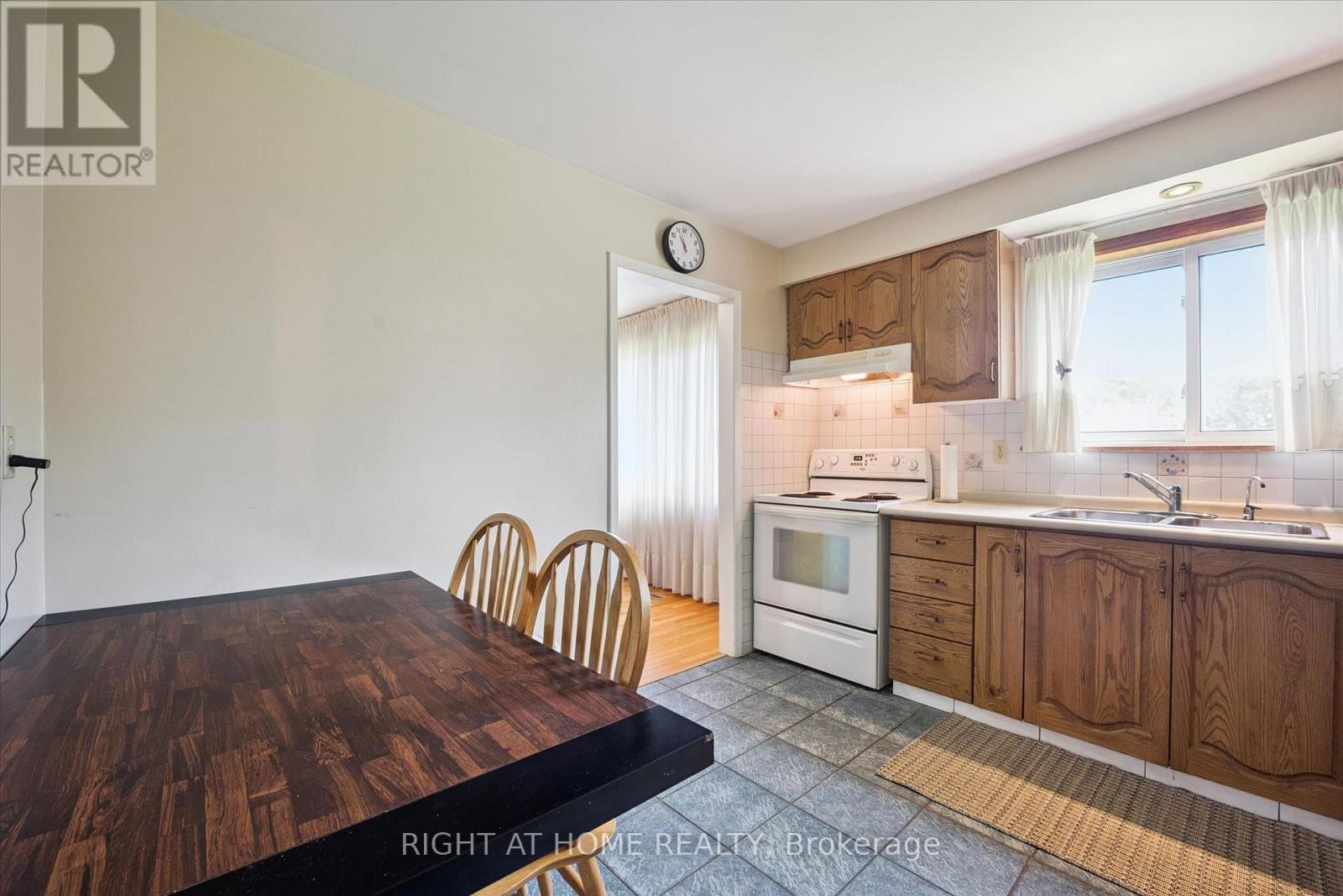 37 MOFFATT AVENUE - 10