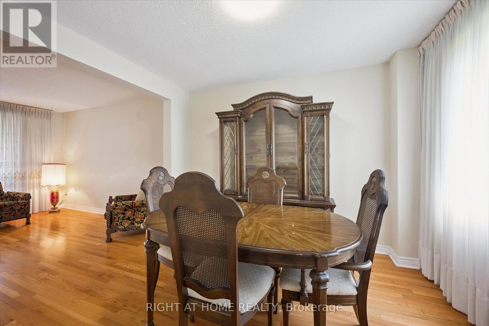 37 MOFFATT AVENUE - 11