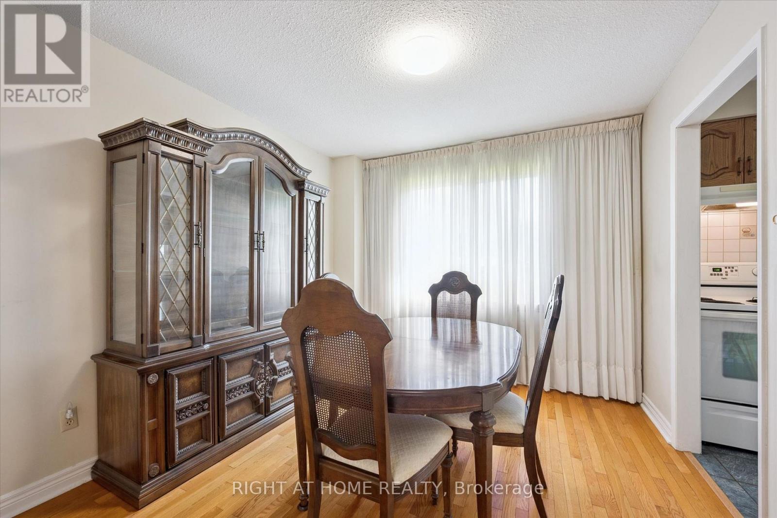 37 MOFFATT AVENUE - 12
