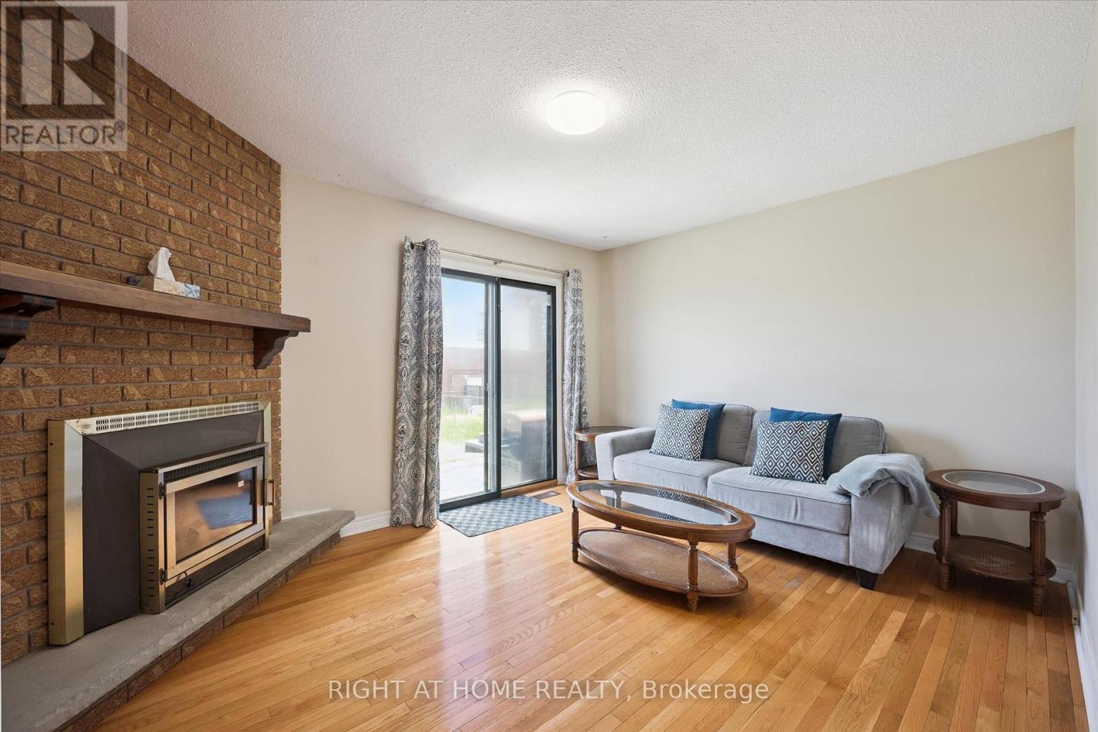 37 MOFFATT AVENUE - 13