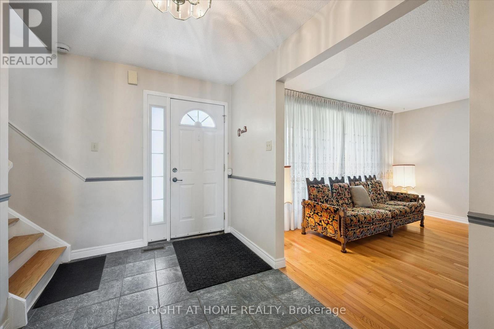 37 MOFFATT AVENUE - 4