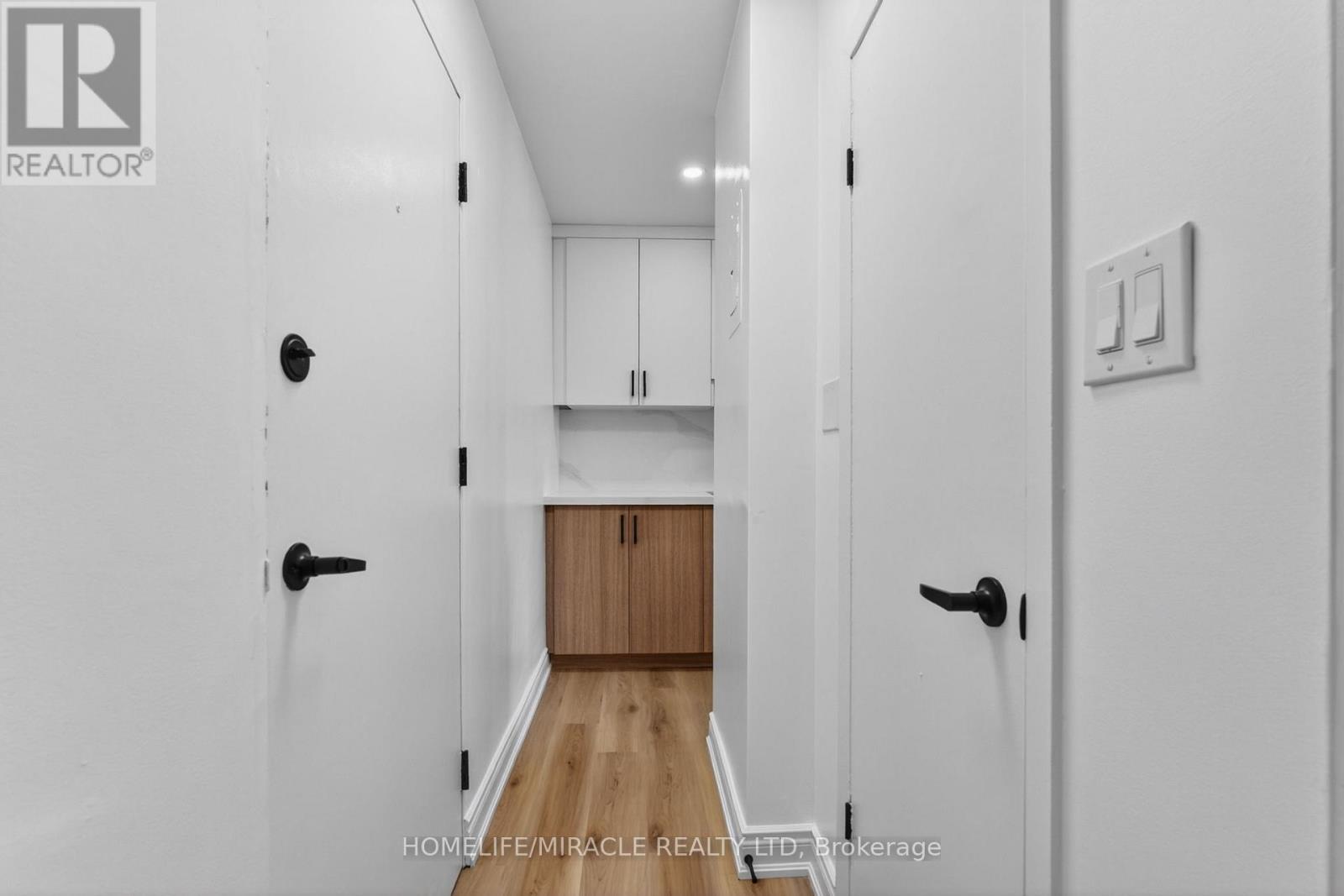 #5 456 CARLTON STREET - 17