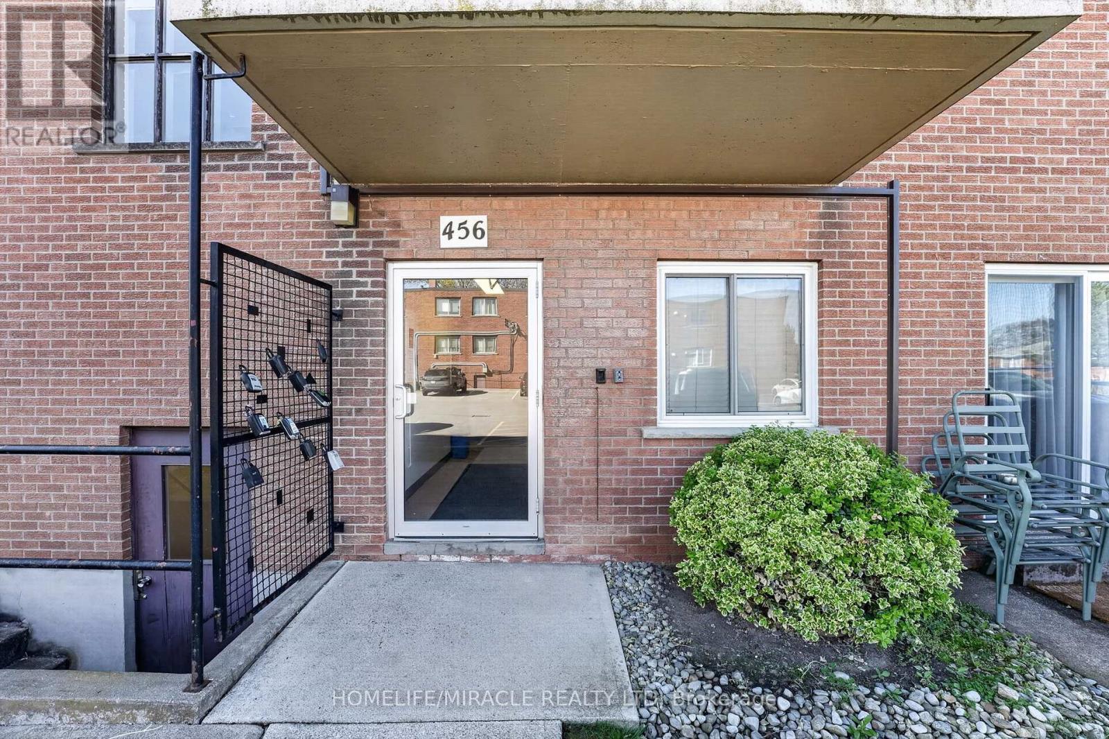 #5 456 CARLTON STREET - 20