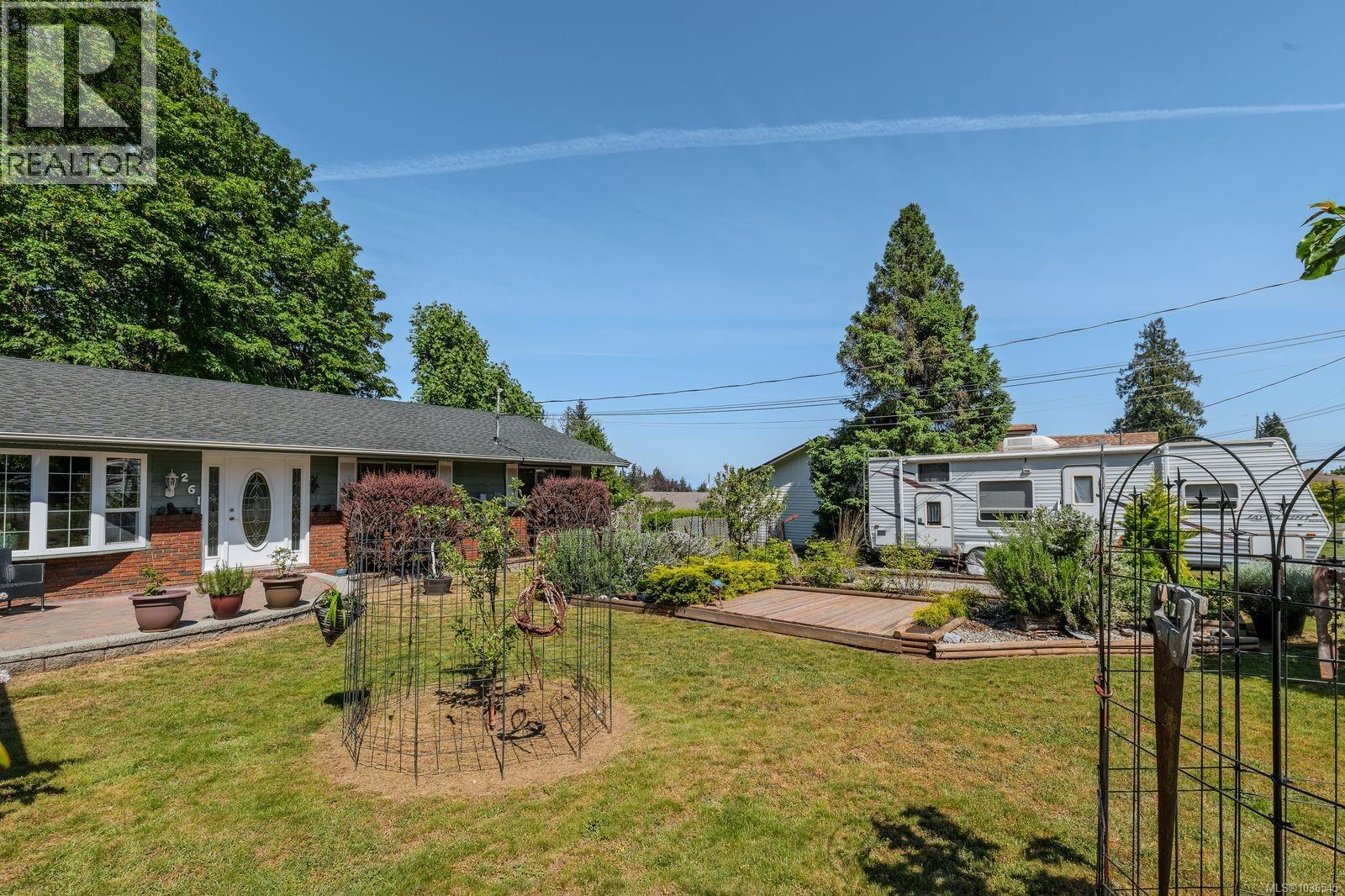261 Frankies Pl - 52