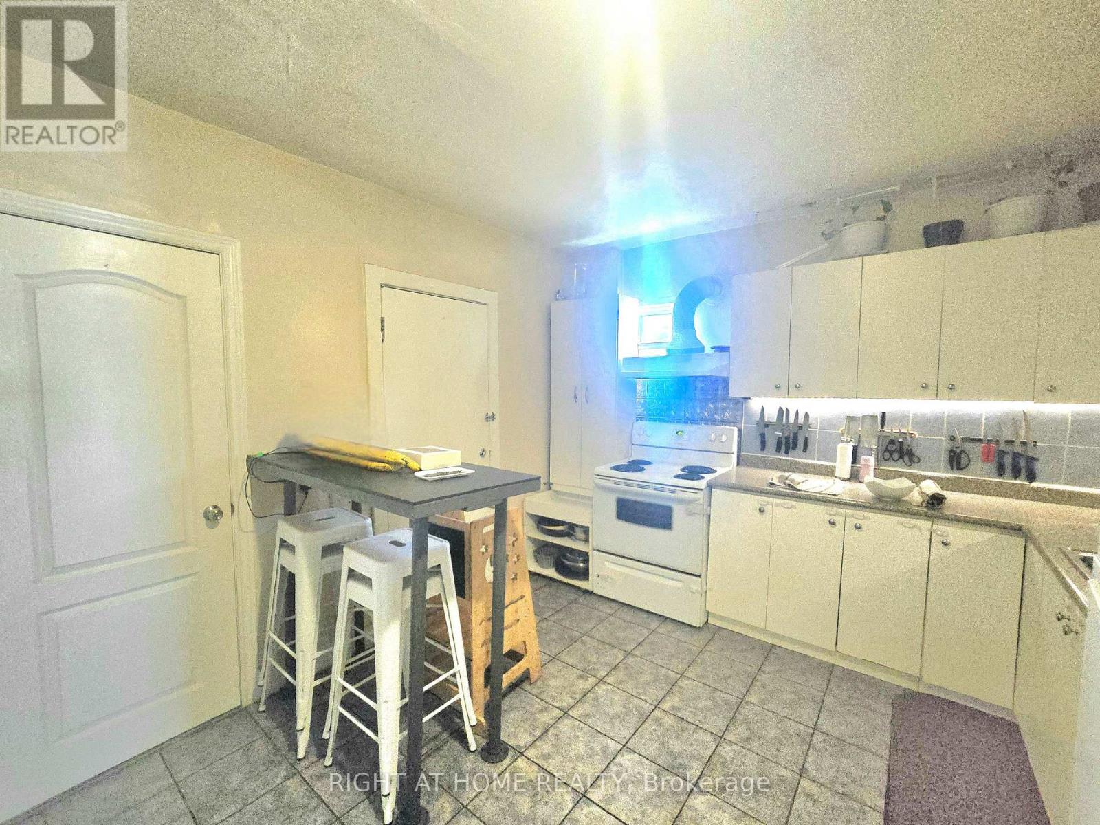 633 GREENWOOD AVENUE - 5