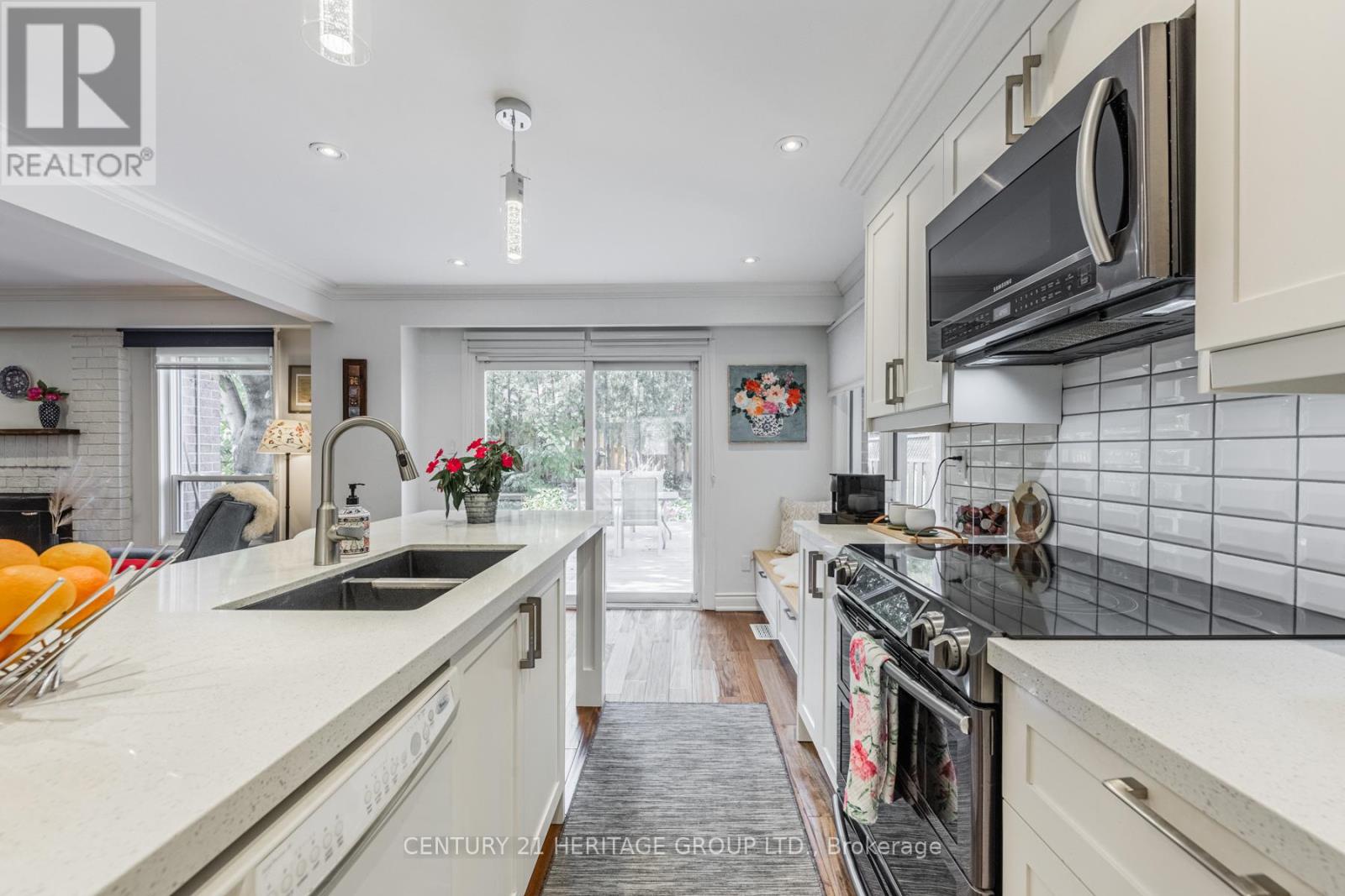 36 HALLMARK COURT - 12