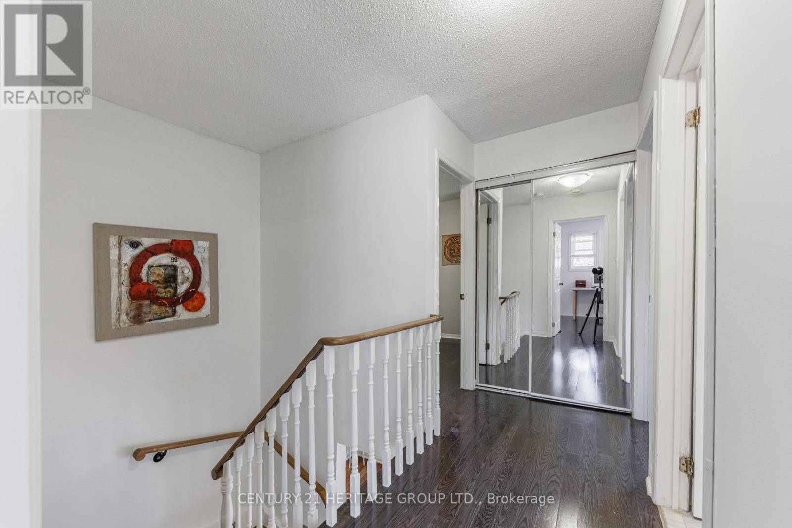 36 HALLMARK COURT - 15