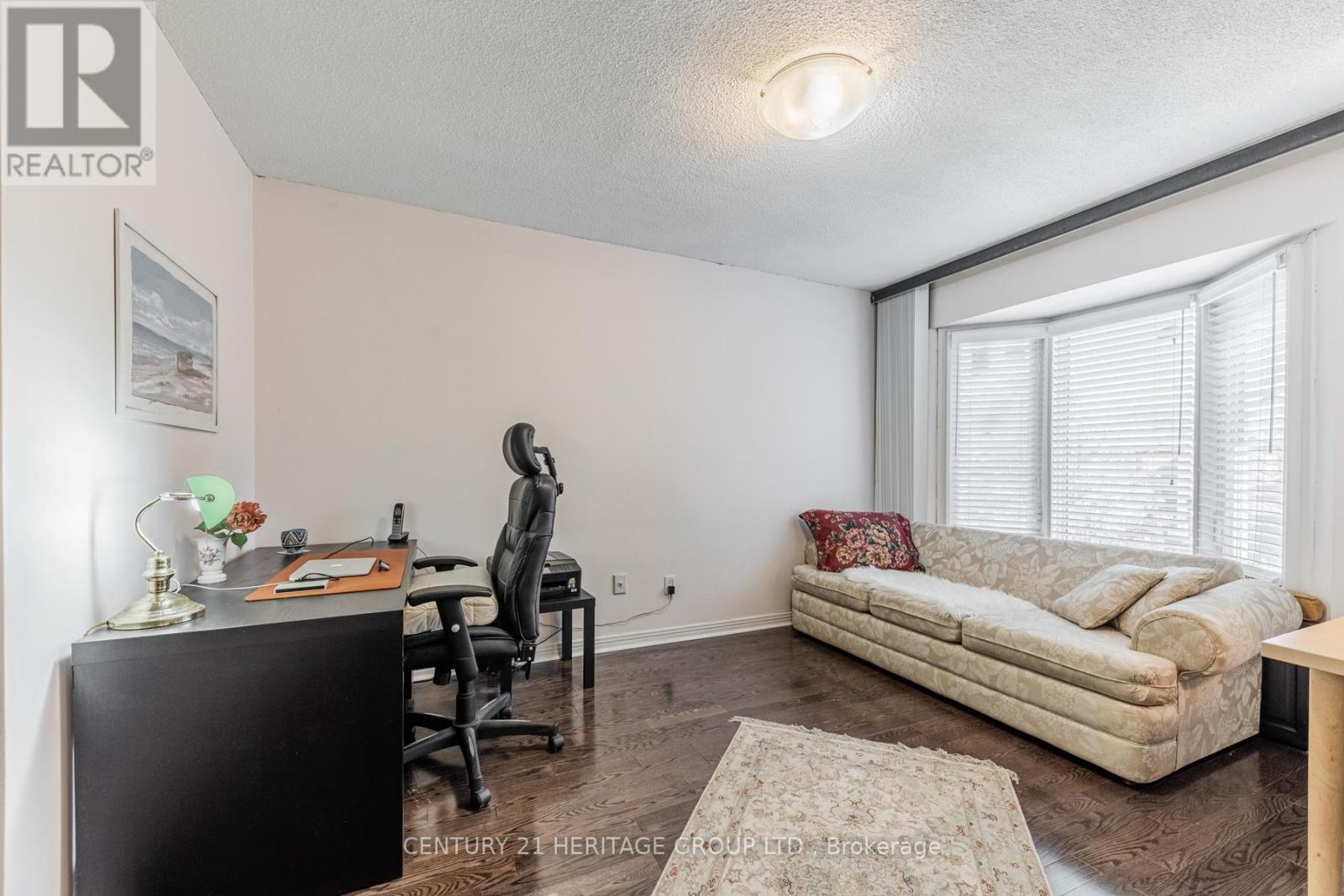 36 HALLMARK COURT - 16