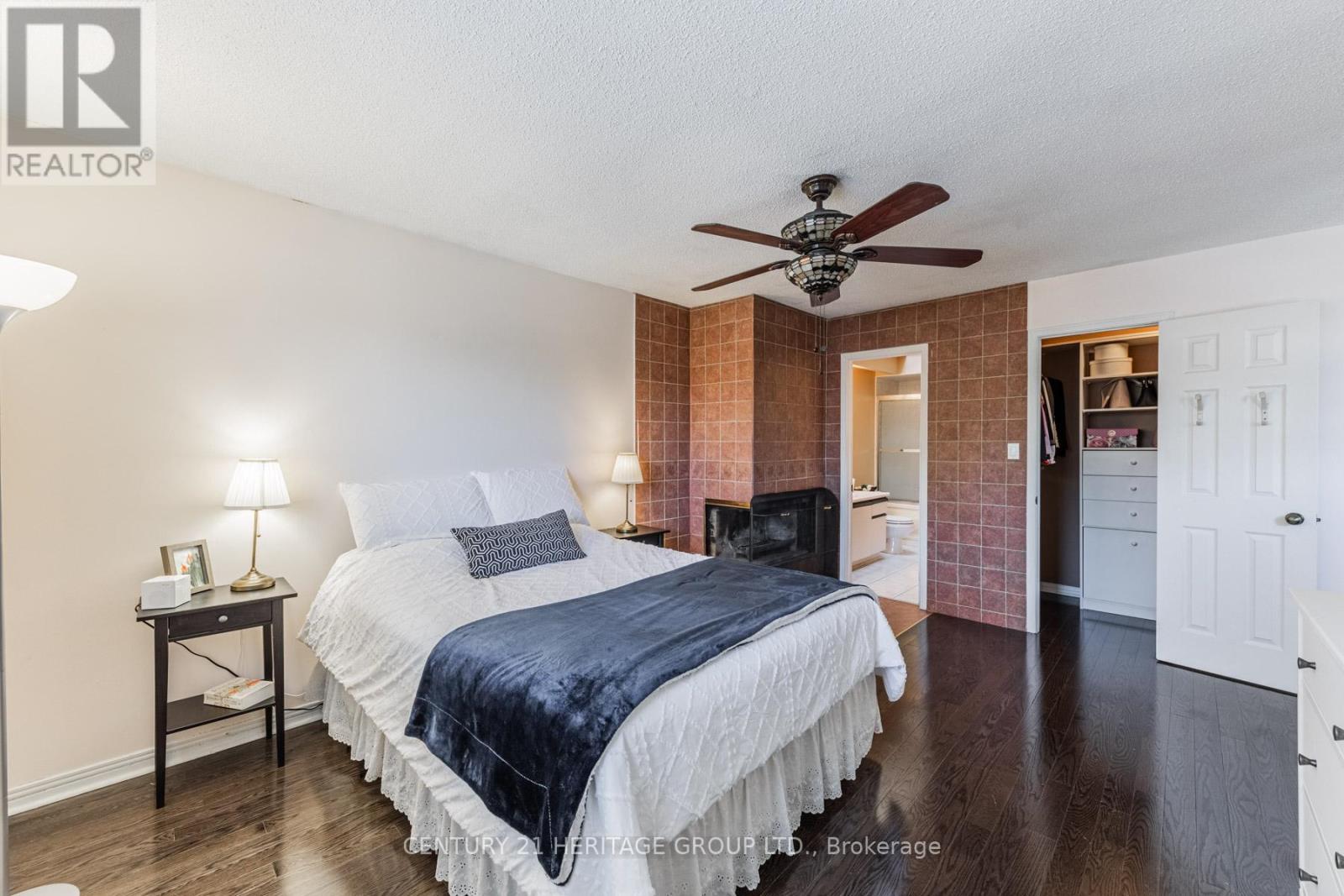 36 HALLMARK COURT - 18