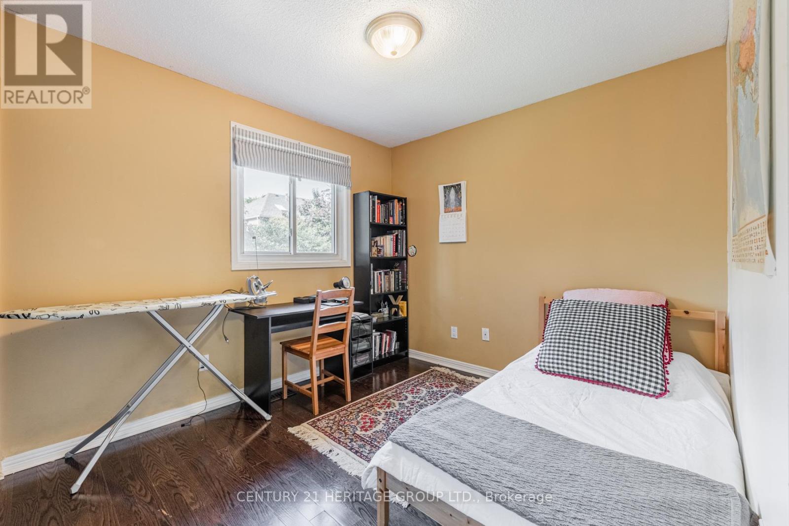 36 HALLMARK COURT - 23