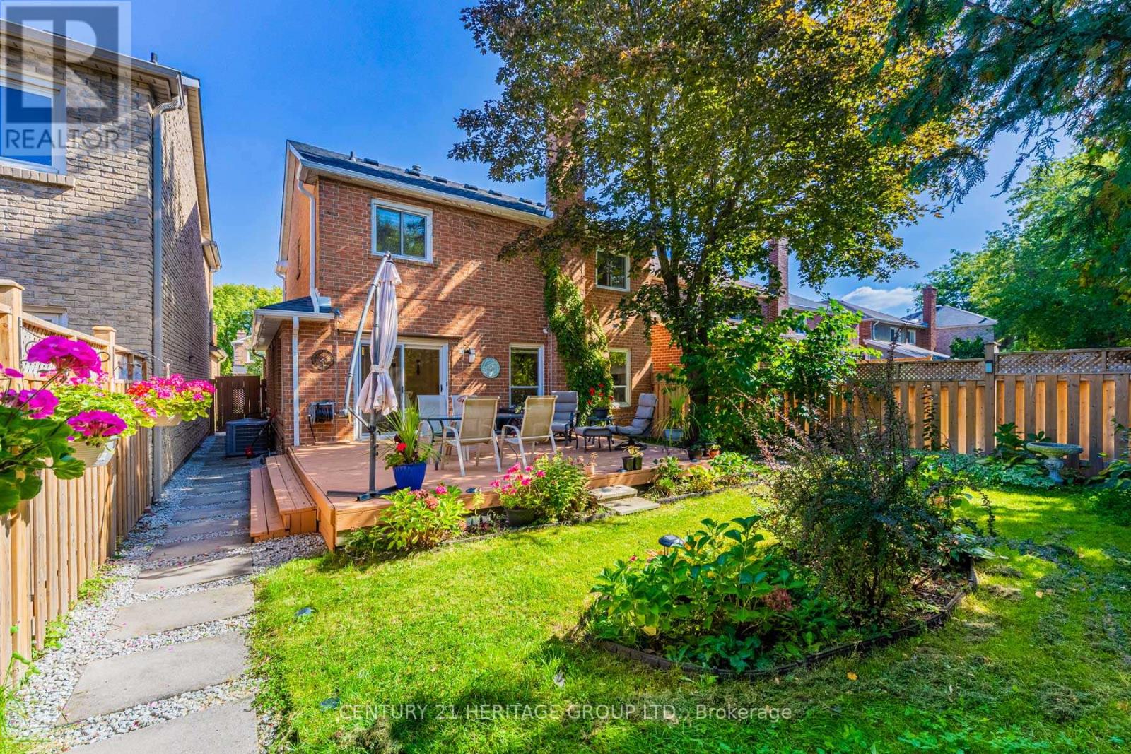 36 HALLMARK COURT - 29