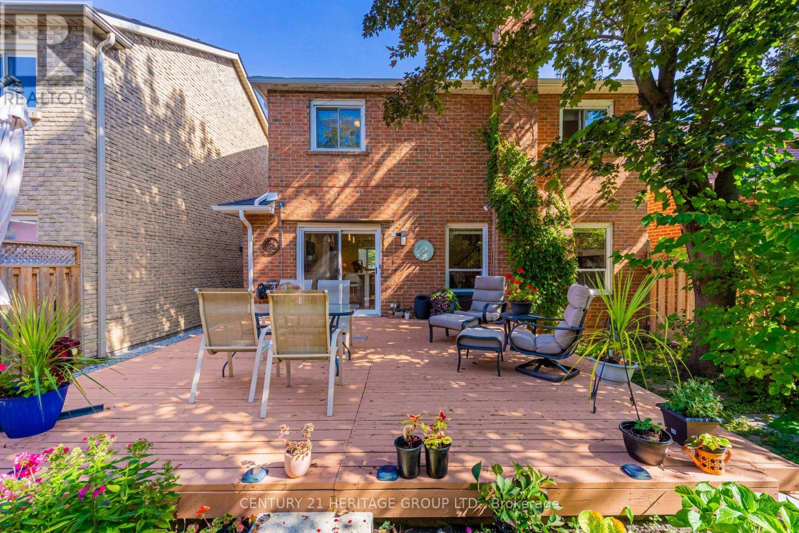 36 HALLMARK COURT - 31