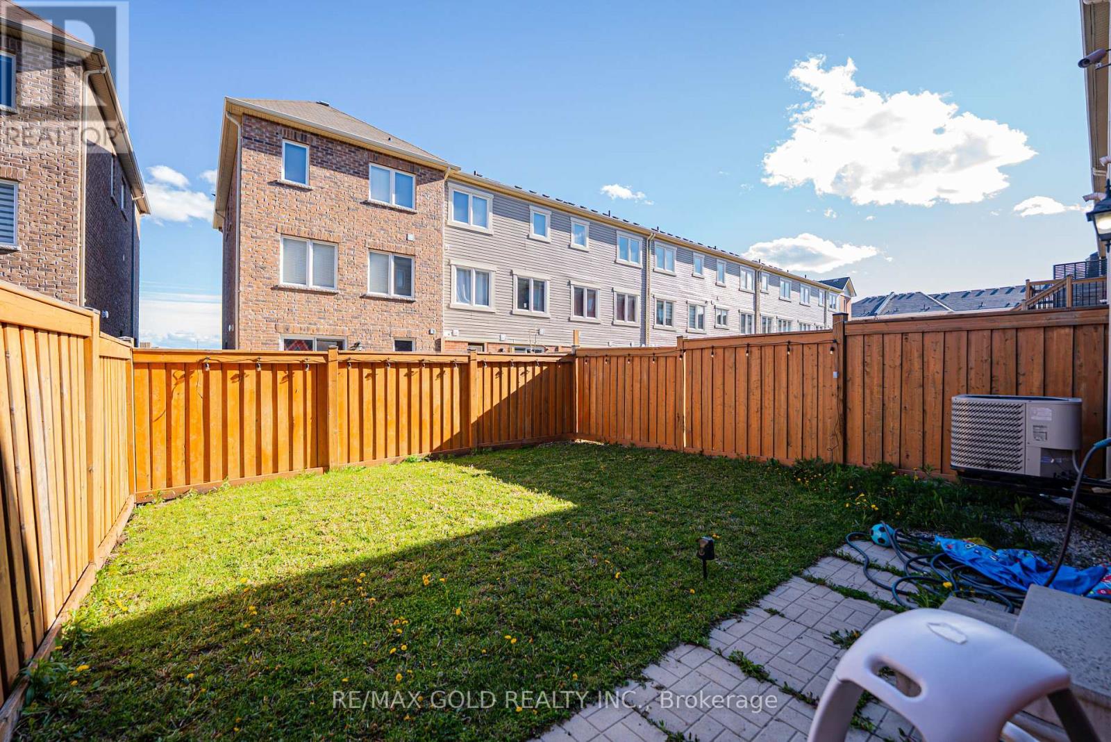 45 ARIEL ROAD - 10