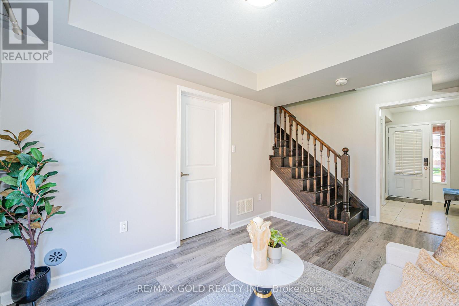 45 ARIEL ROAD - 11