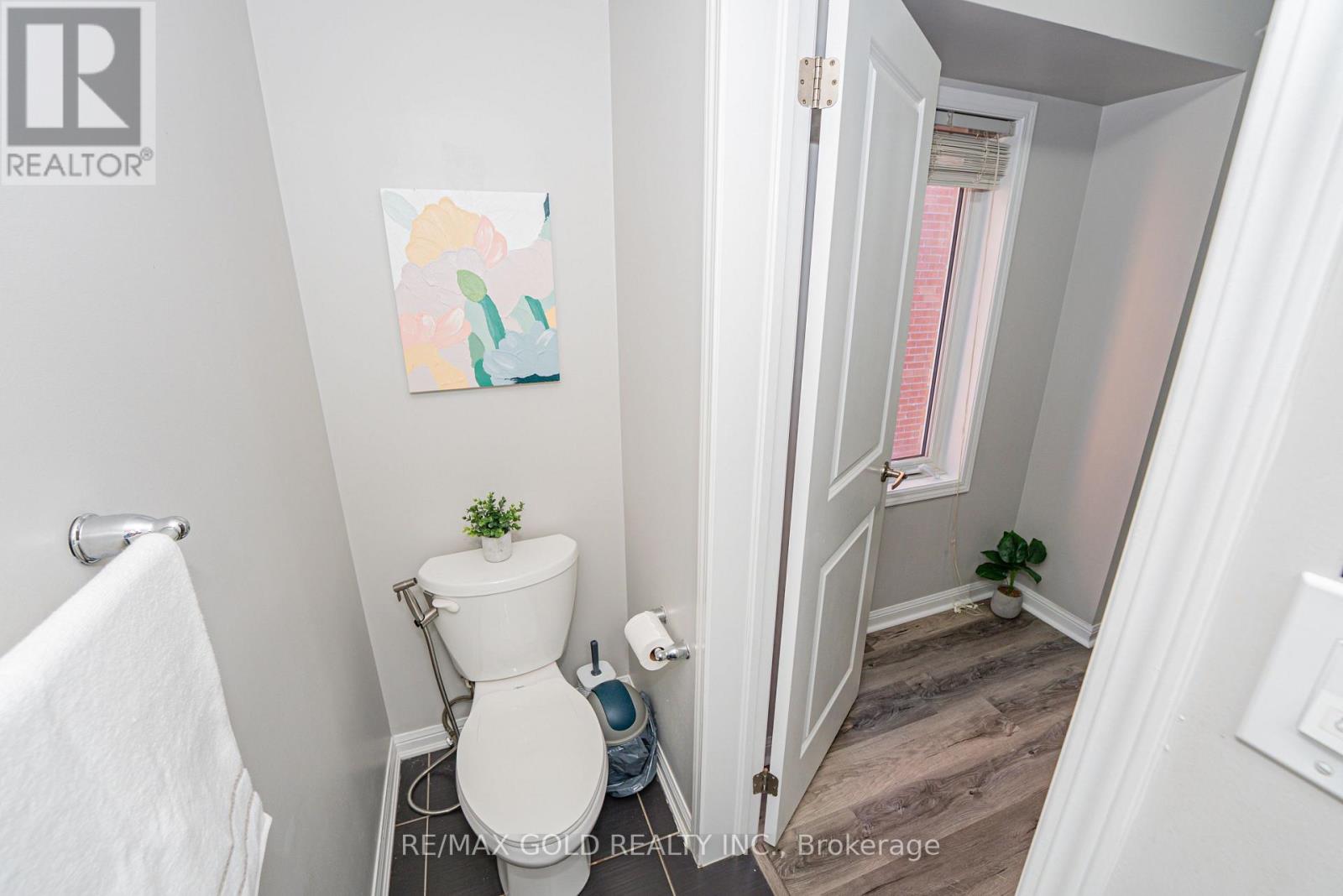 45 ARIEL ROAD - 19