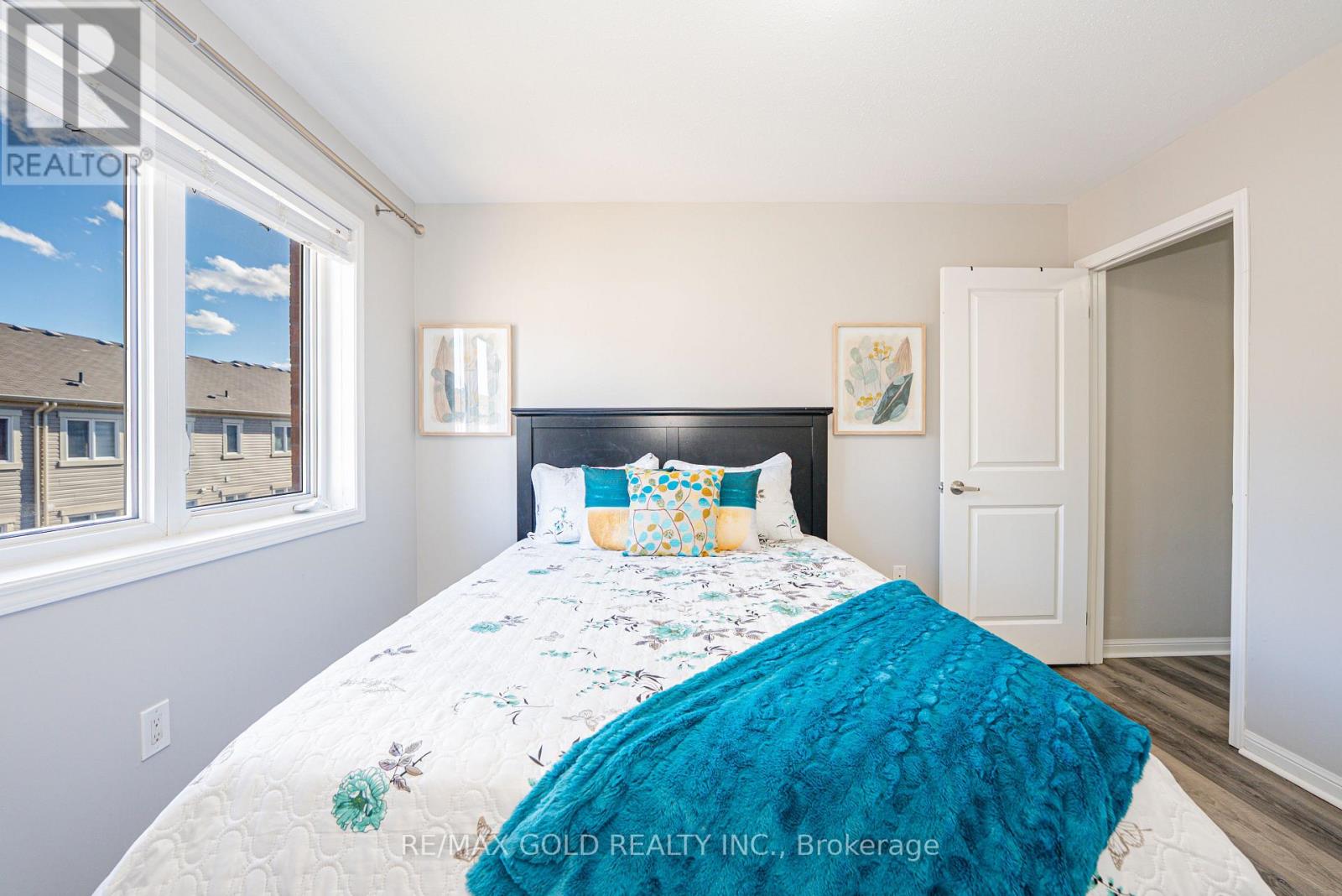 45 ARIEL ROAD - 21