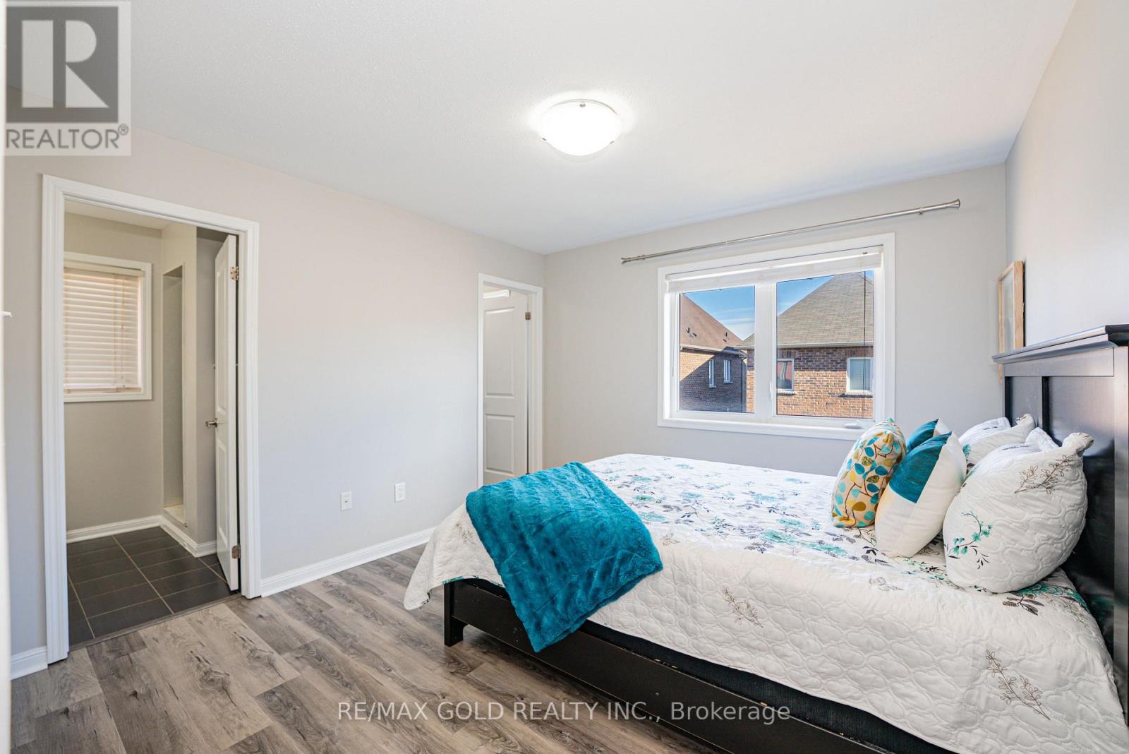 45 ARIEL ROAD - 22