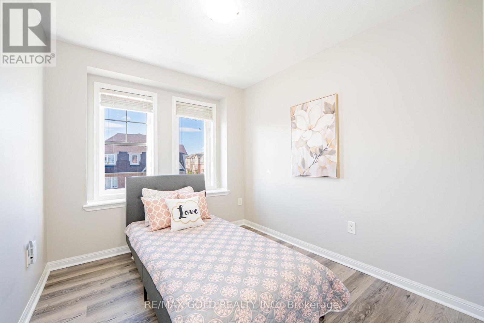 45 ARIEL ROAD - 26